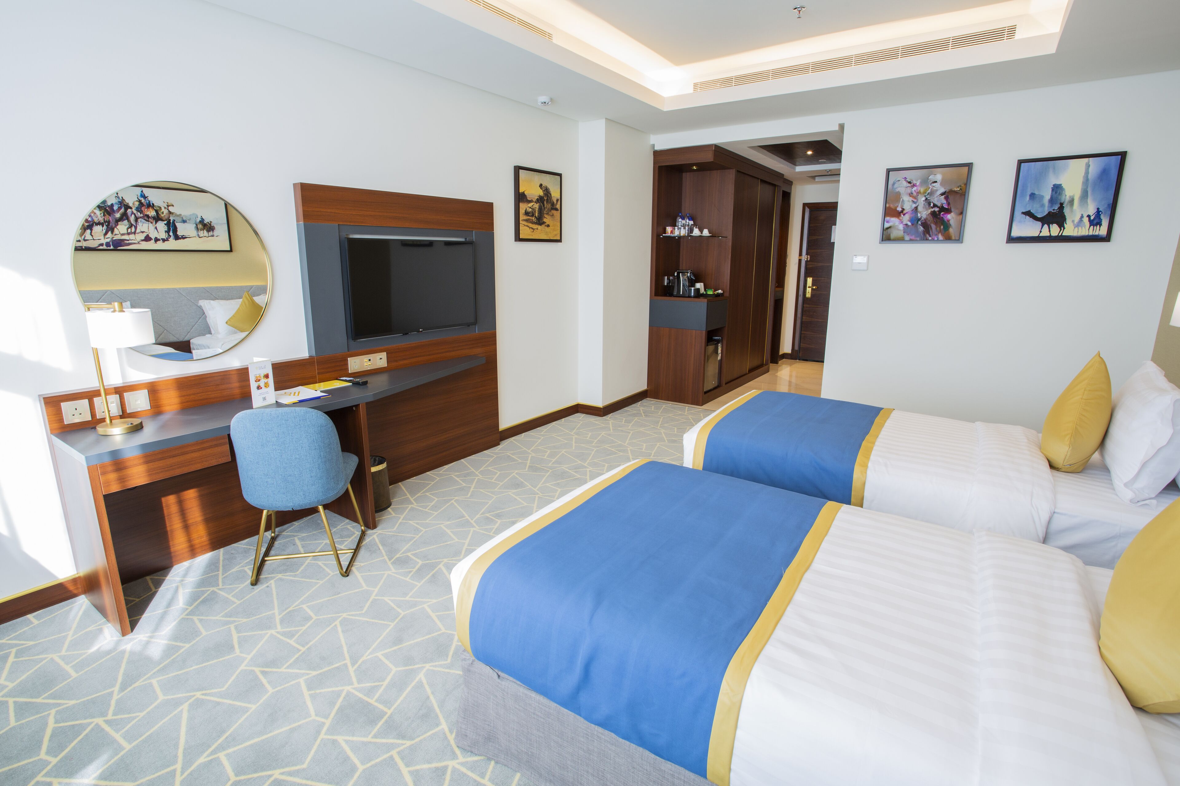 Velar Inn Hotel 4*