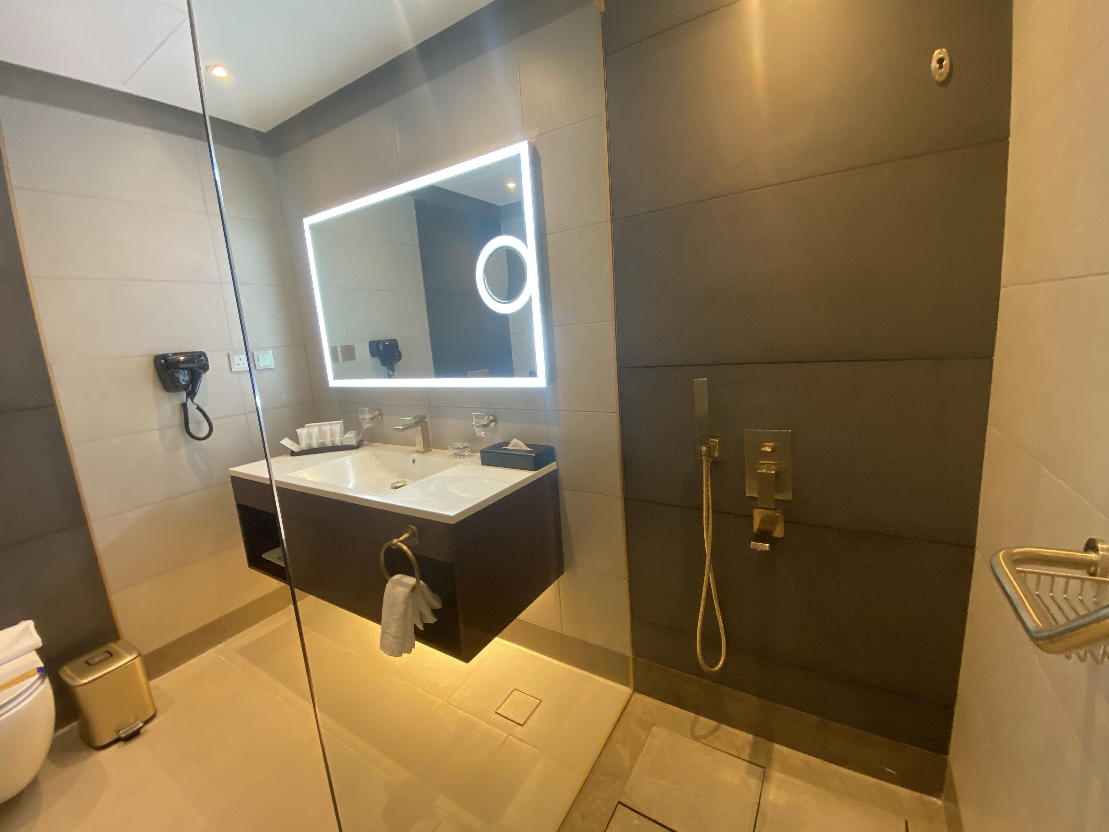Velar Inn Hotel 4*