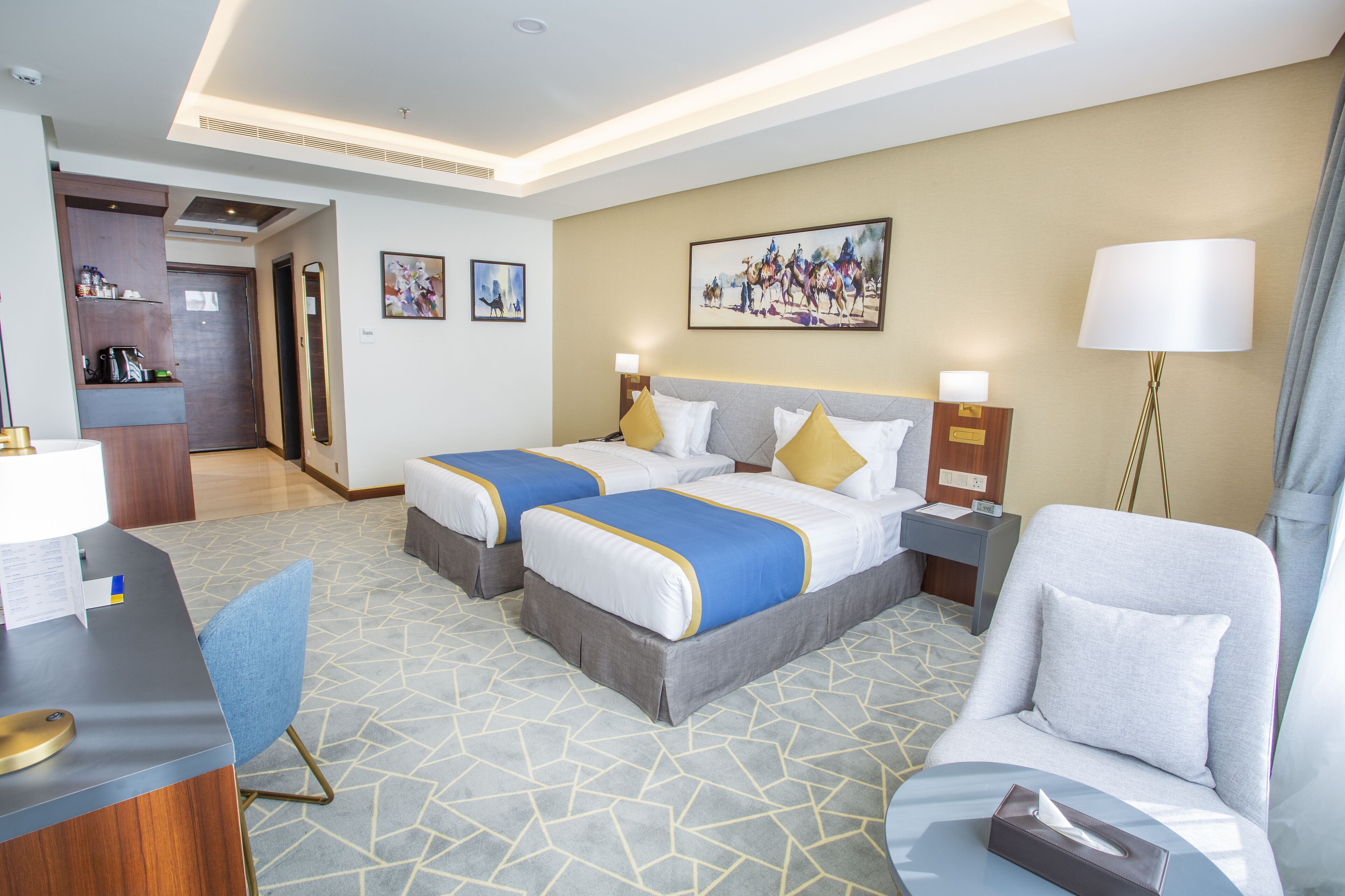 Velar Inn Hotel 4*
