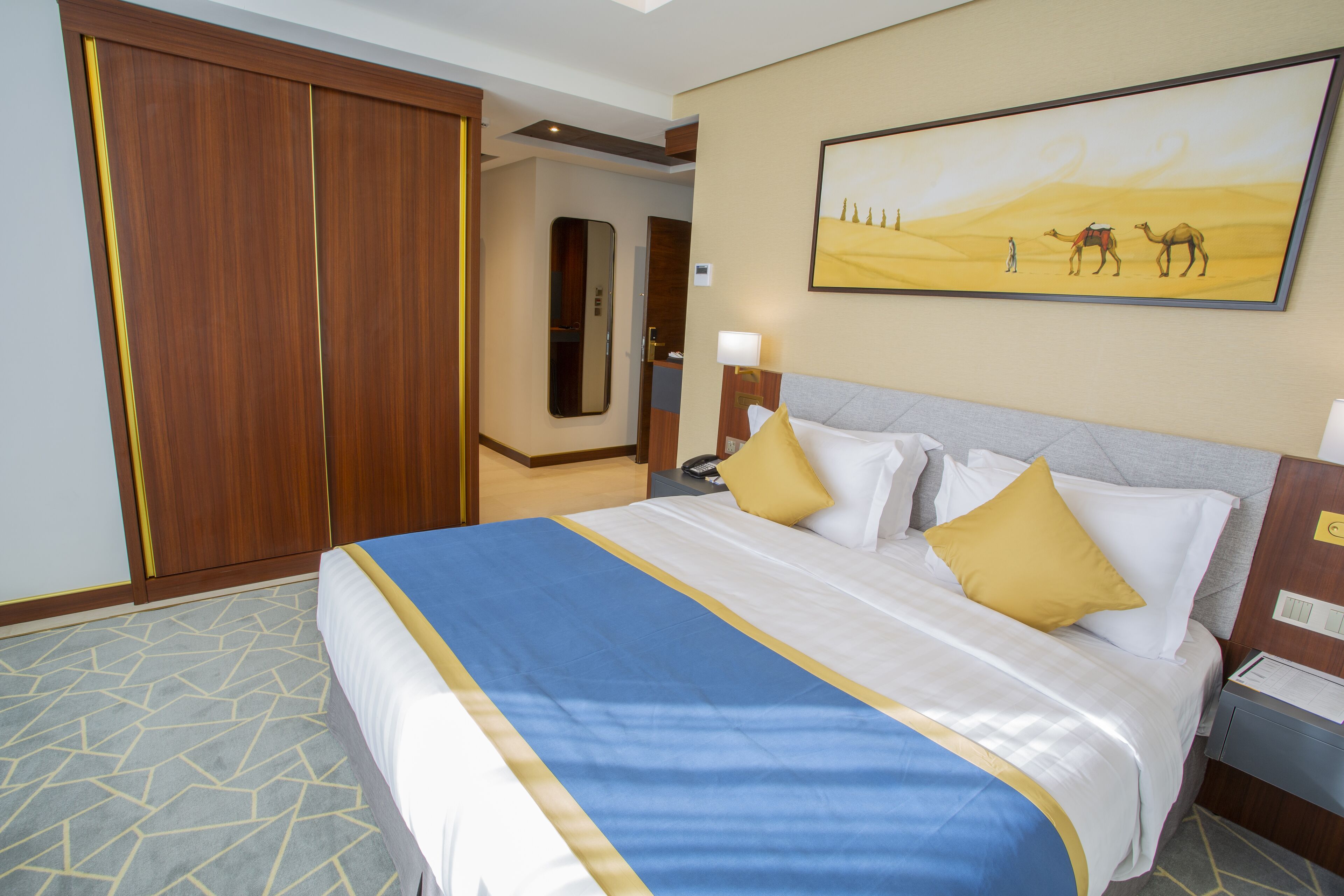 Velar Inn Hotel 4*