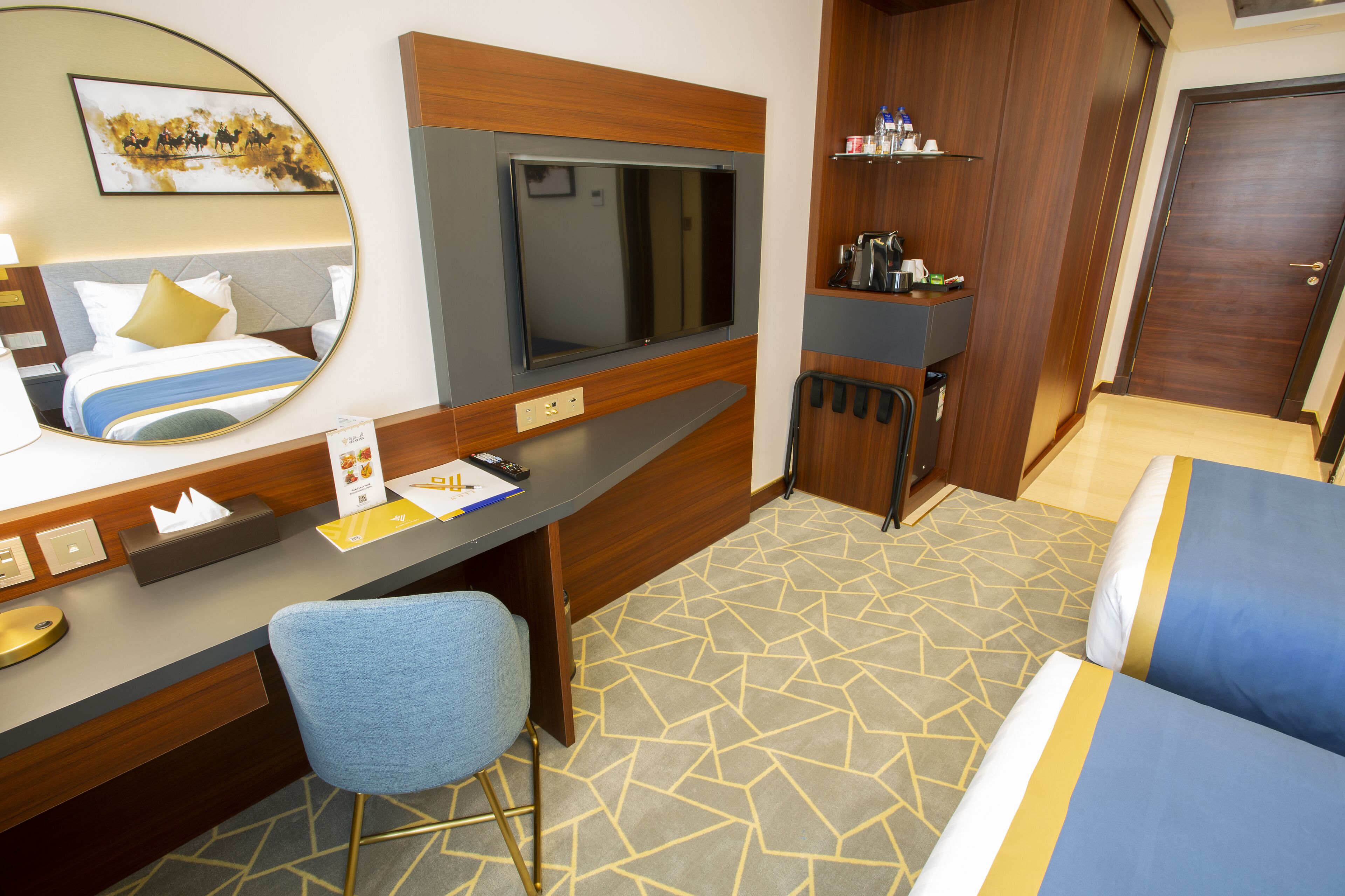 Velar Inn Hotel 4*