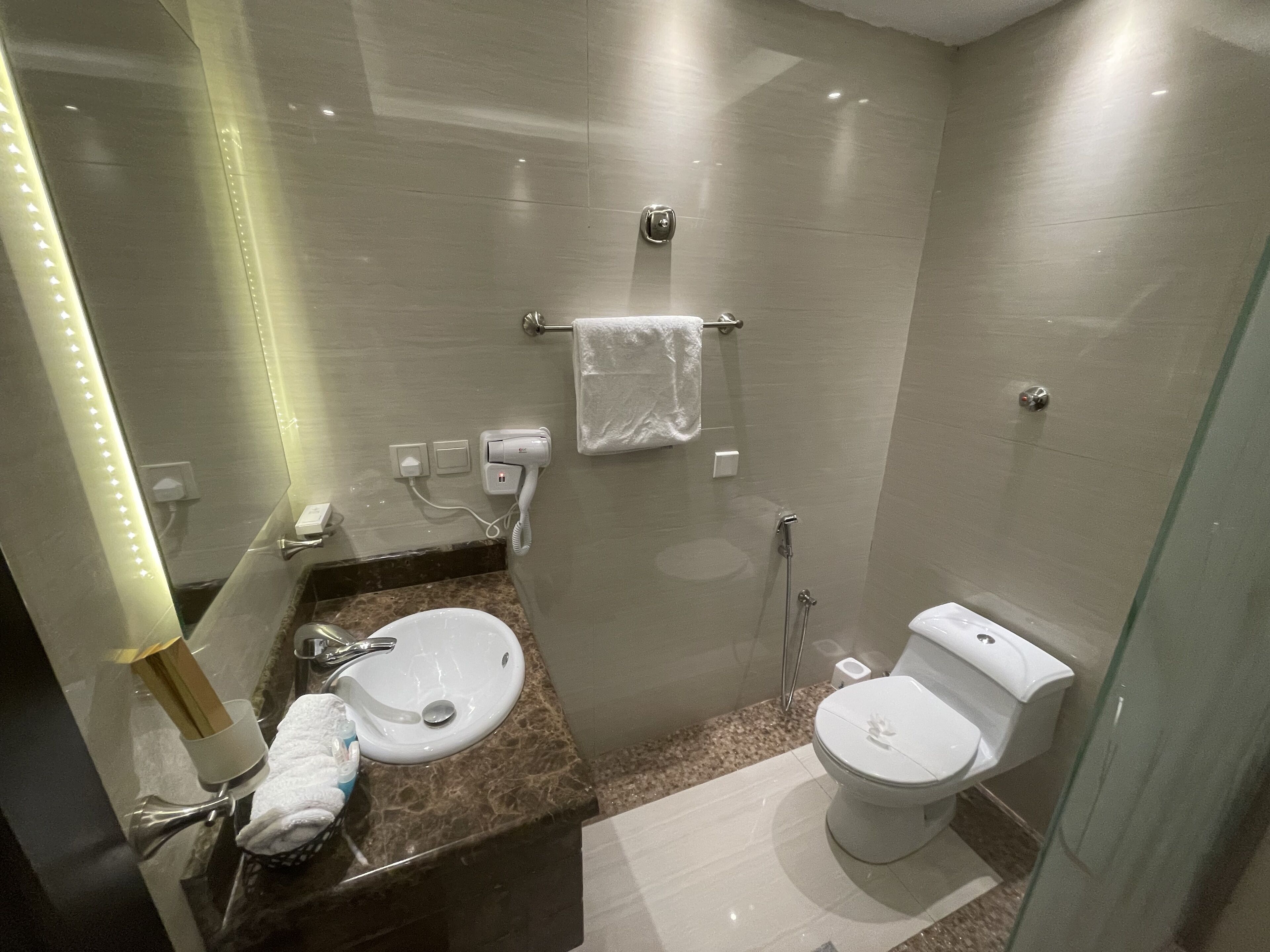 Private Luxury Suites - Al Hamra 0*