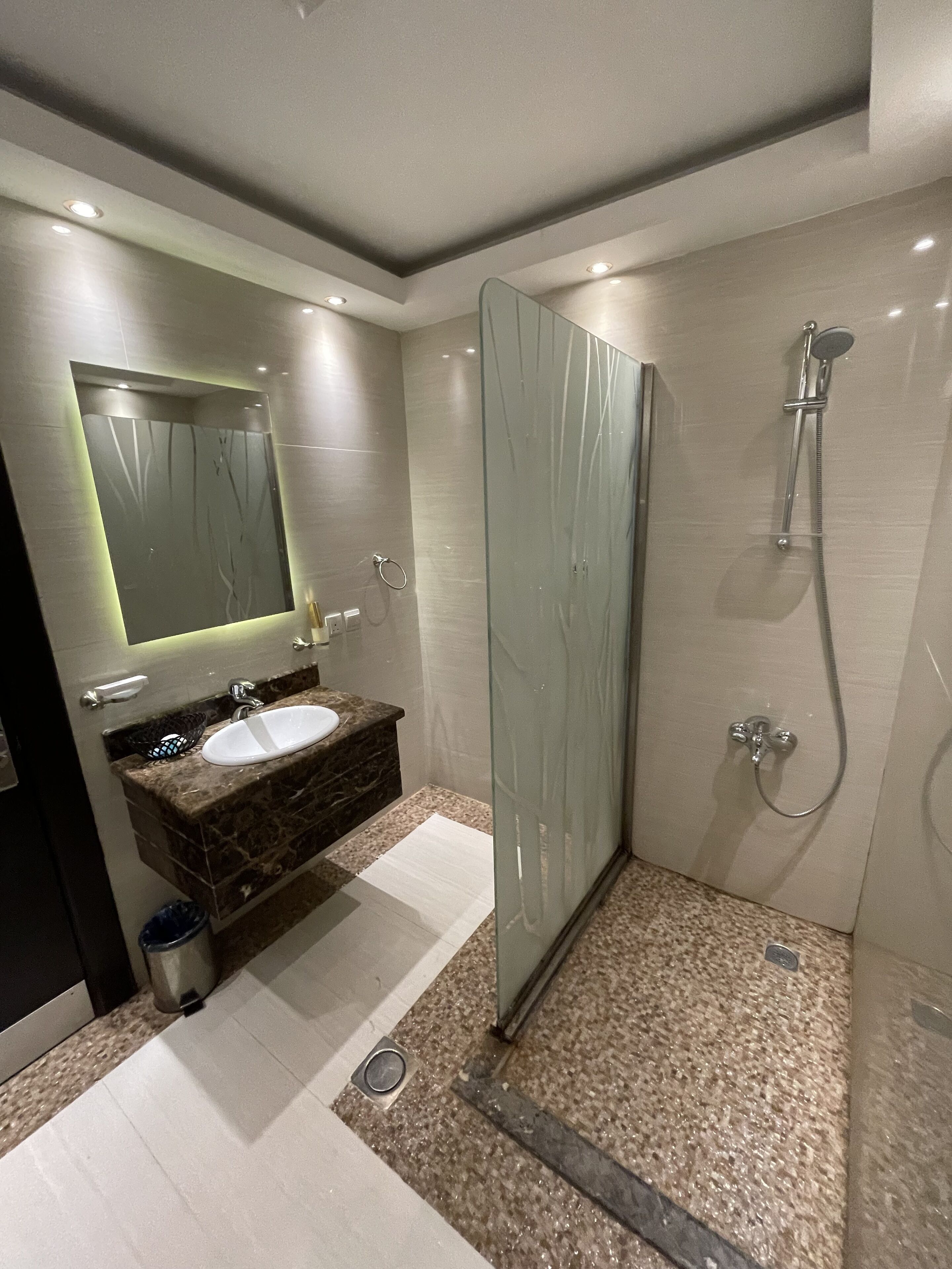 Private Luxury Suites - Al Hamra 0*