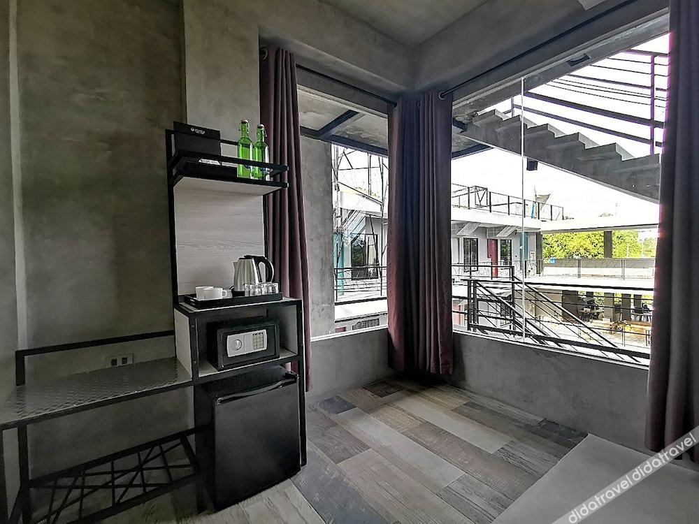 Zenvea Hotel Coron 3*
