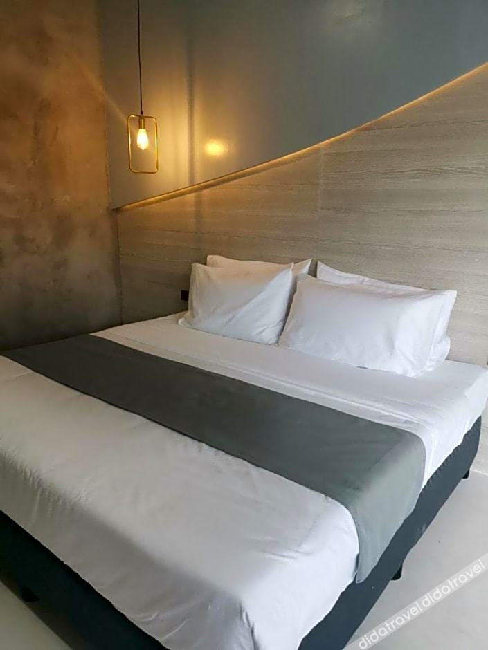 Zenvea Hotel Coron 3*