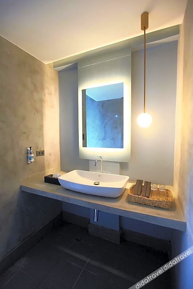 Zenvea Hotel Coron 3*