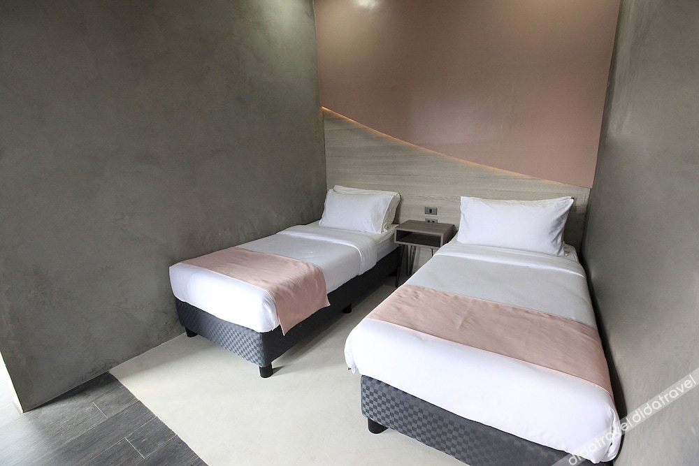 Zenvea Hotel Coron 3*