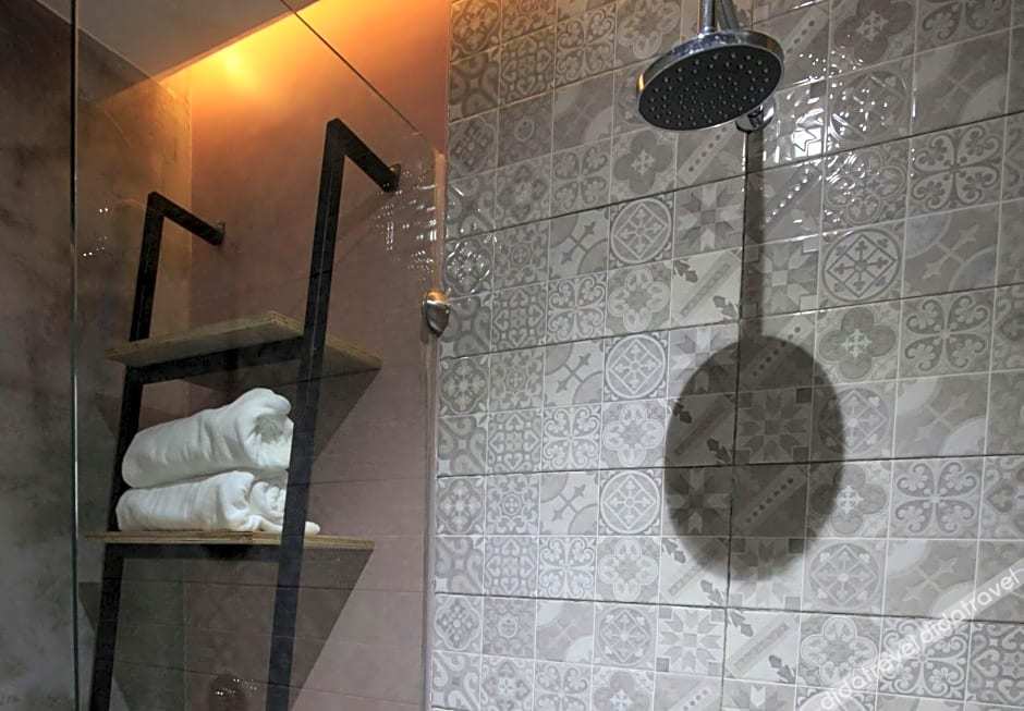 Zenvea Hotel Coron 3*