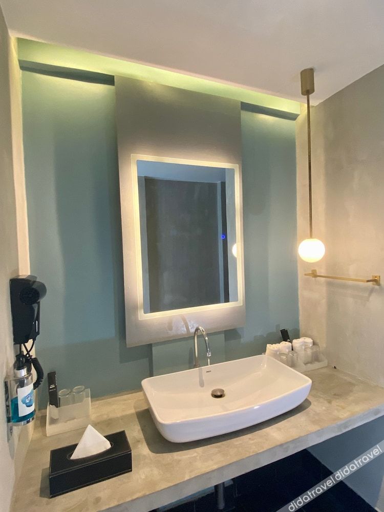 Zenvea Hotel Coron 3*