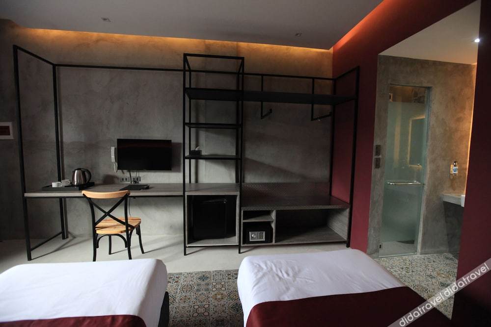 Zenvea Hotel Coron 3*