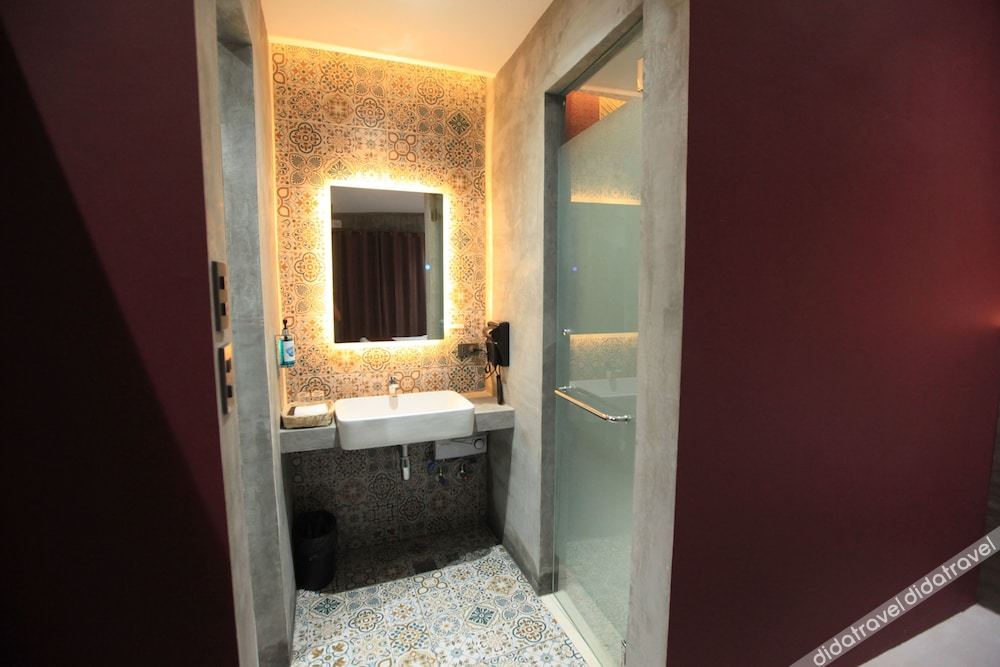 Zenvea Hotel Coron 3*