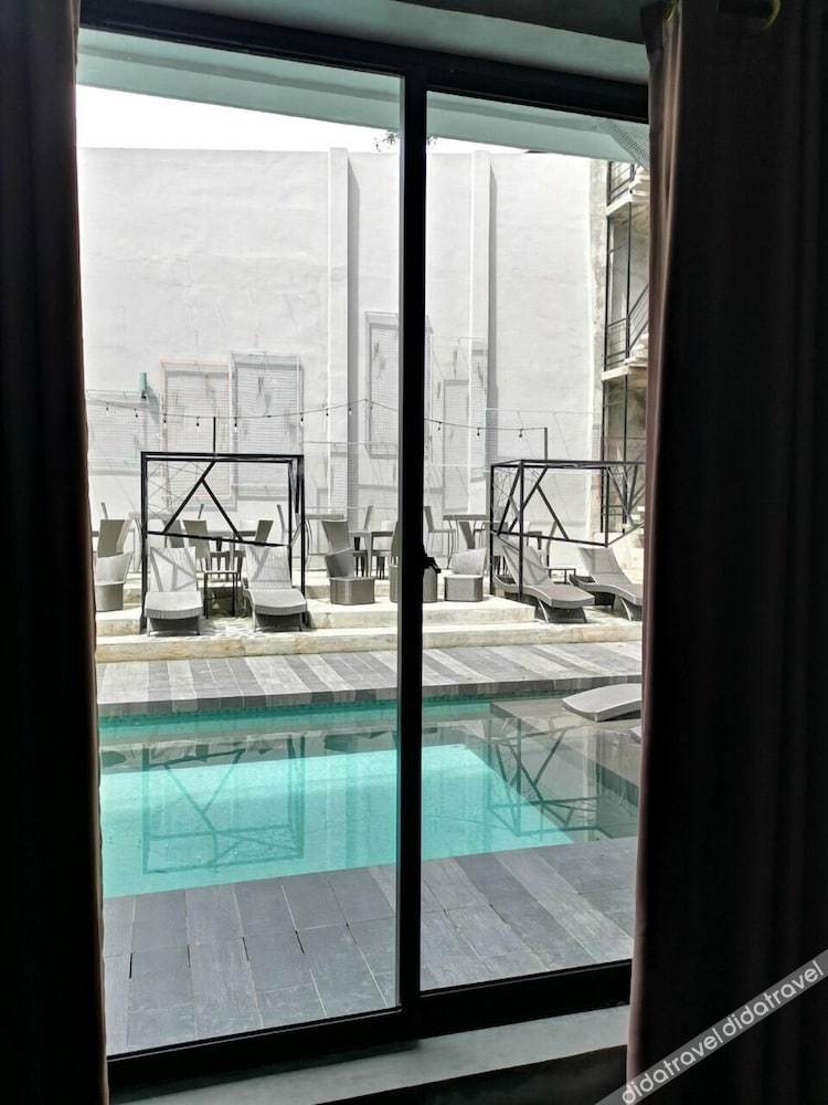 Zenvea Hotel Coron 3*