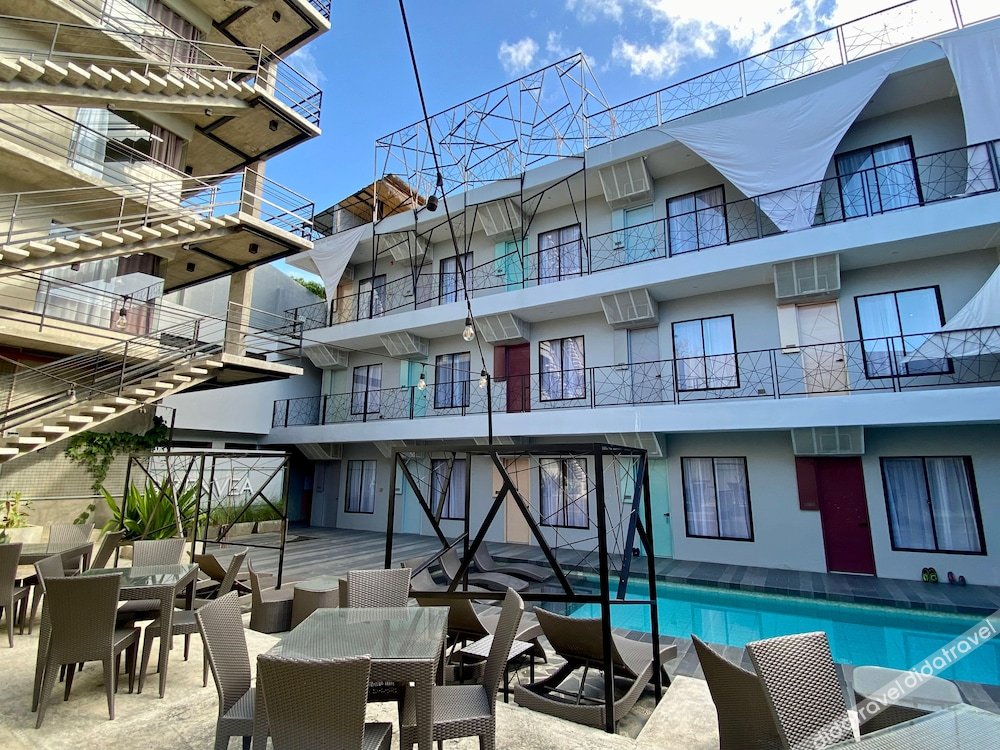 Zenvea Hotel Coron 3*