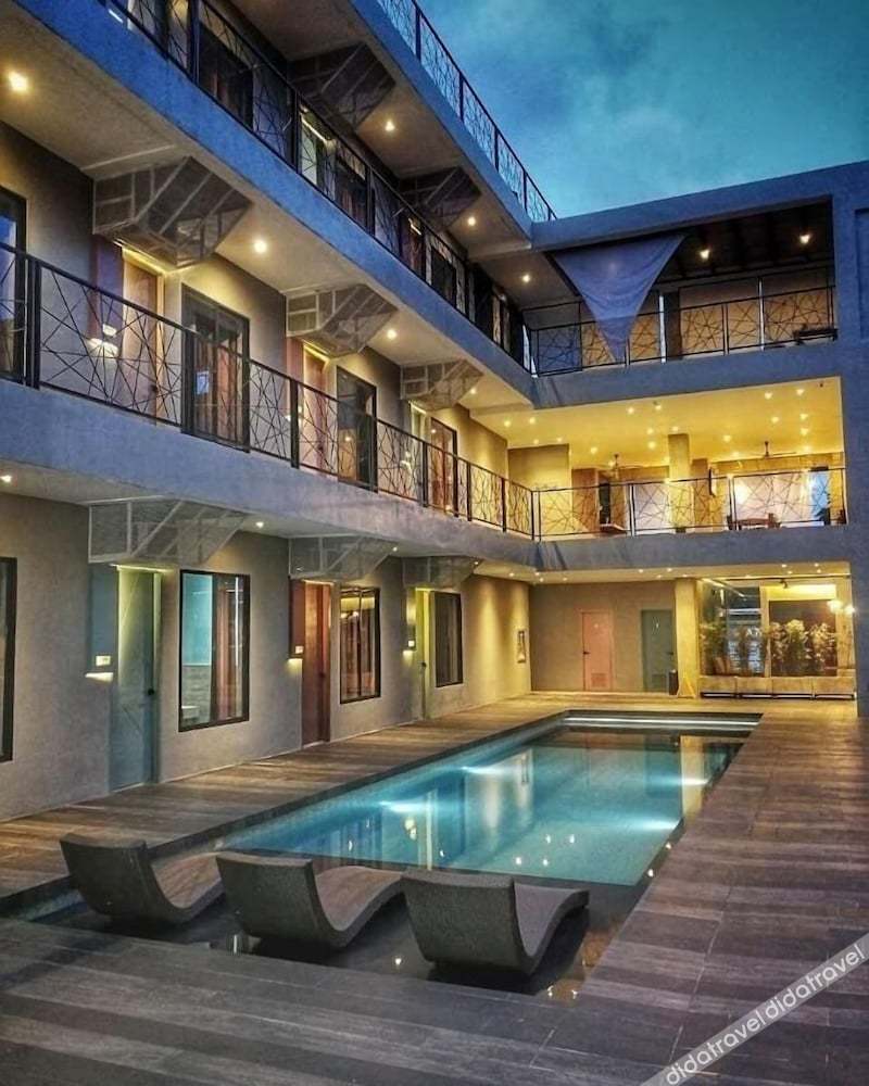 Zenvea Hotel Coron 3*