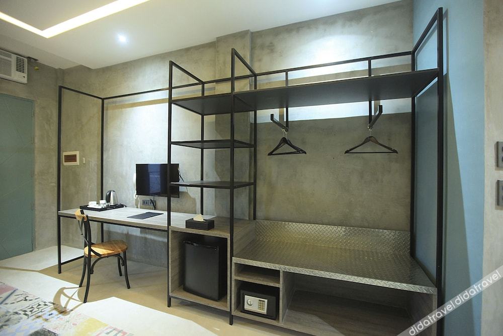 Zenvea Hotel Coron 3*