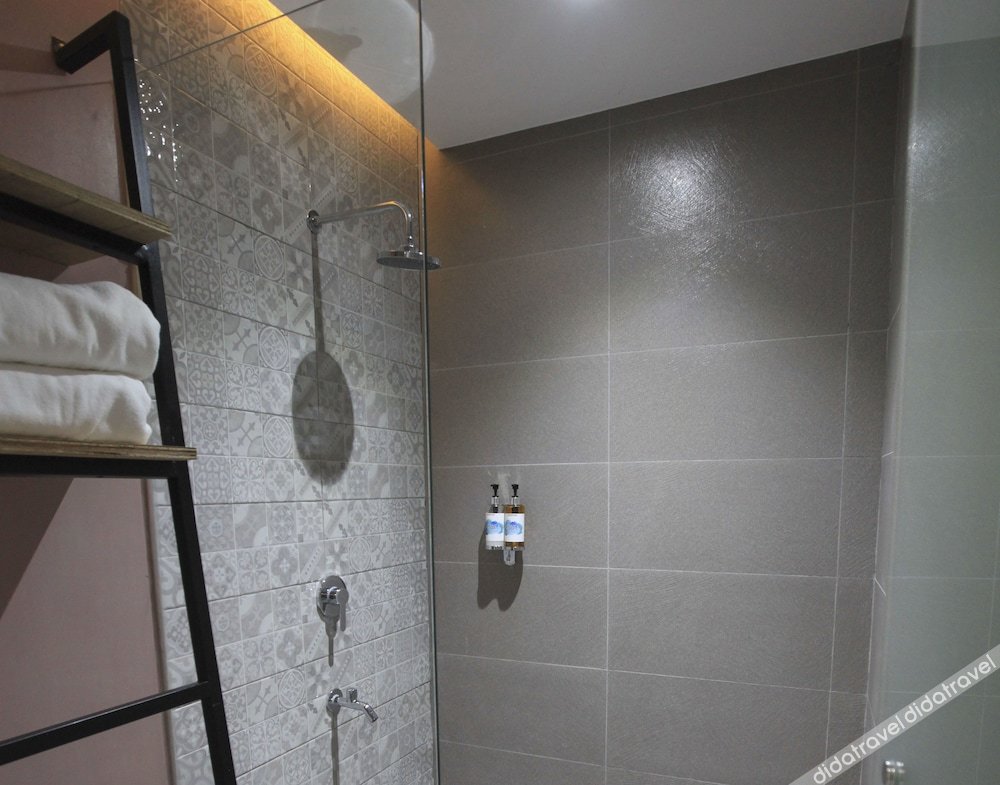 Zenvea Hotel Coron 3*
