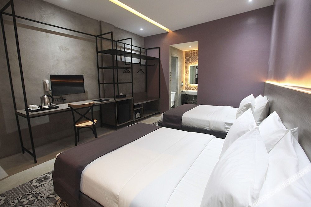 Zenvea Hotel Coron 3*