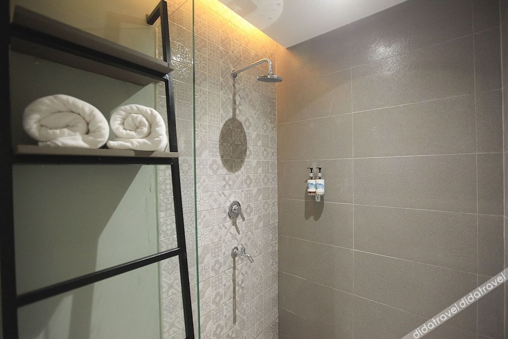 Zenvea Hotel Coron 3*