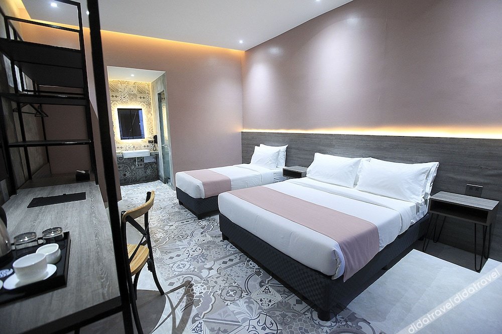 Zenvea Hotel Coron 3*