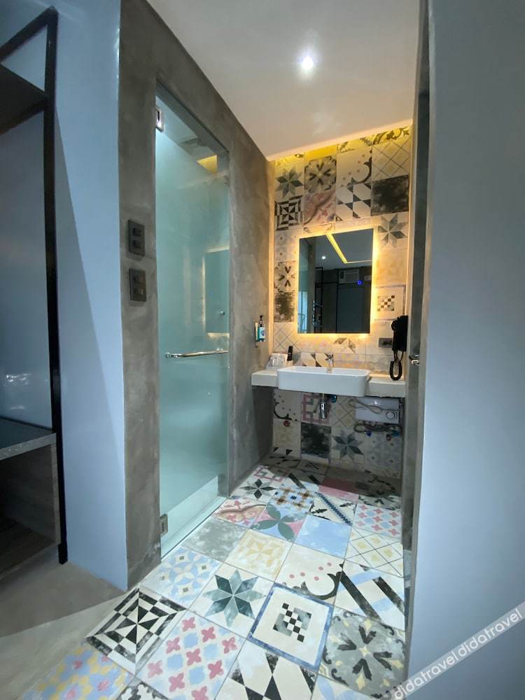 Zenvea Hotel Coron 3*