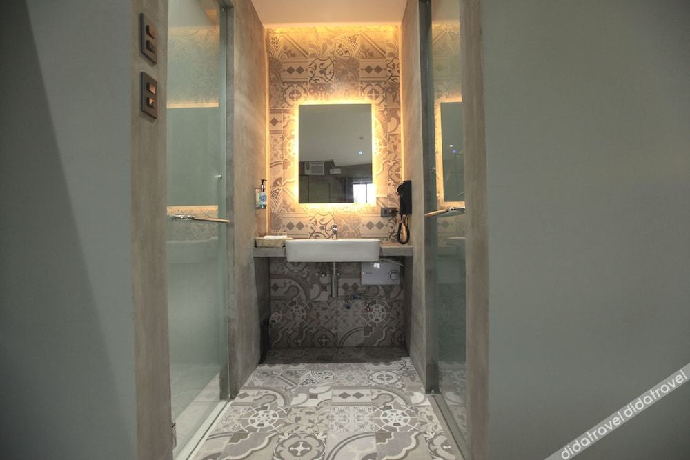 Zenvea Hotel Coron 3*