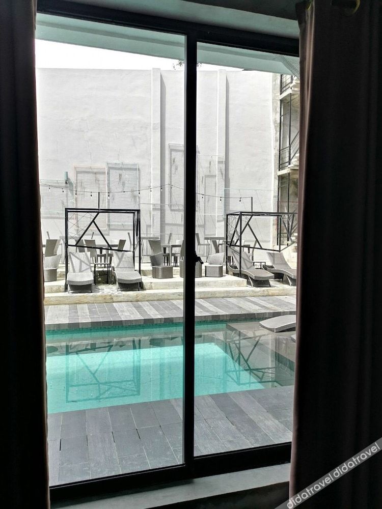 Zenvea Hotel Coron 3*