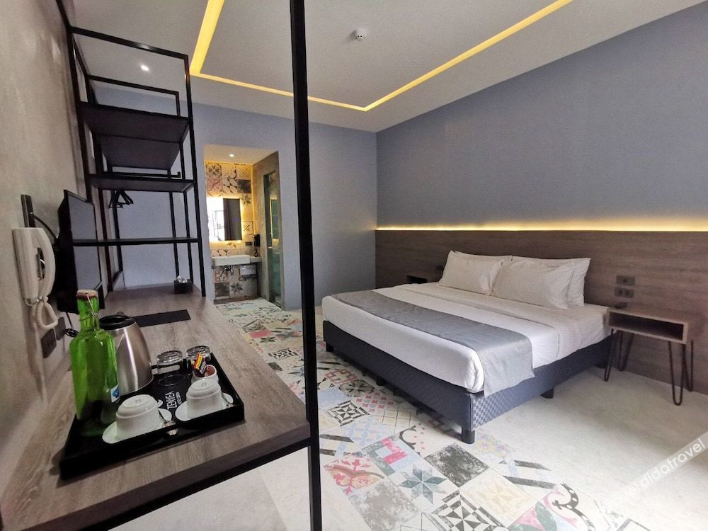 Zenvea Hotel Coron 3*