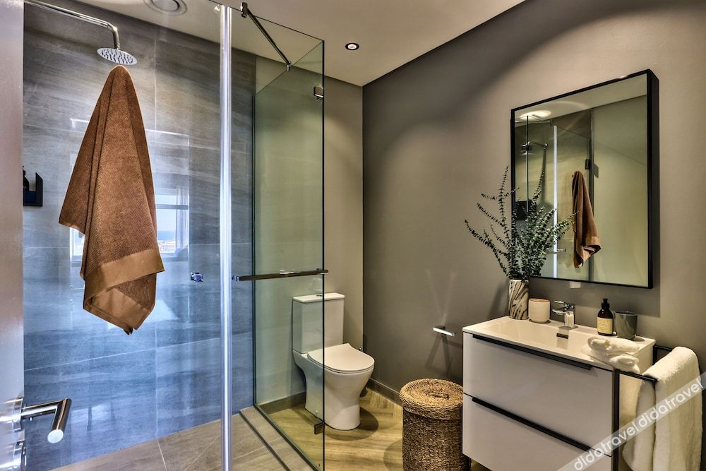 ITC Hospitality - One Thibault Hotel 4*