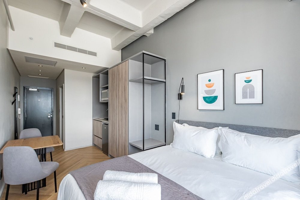 ITC Hospitality - One Thibault Hotel 4*