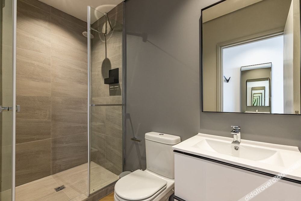 ITC Hospitality - One Thibault Hotel 4*