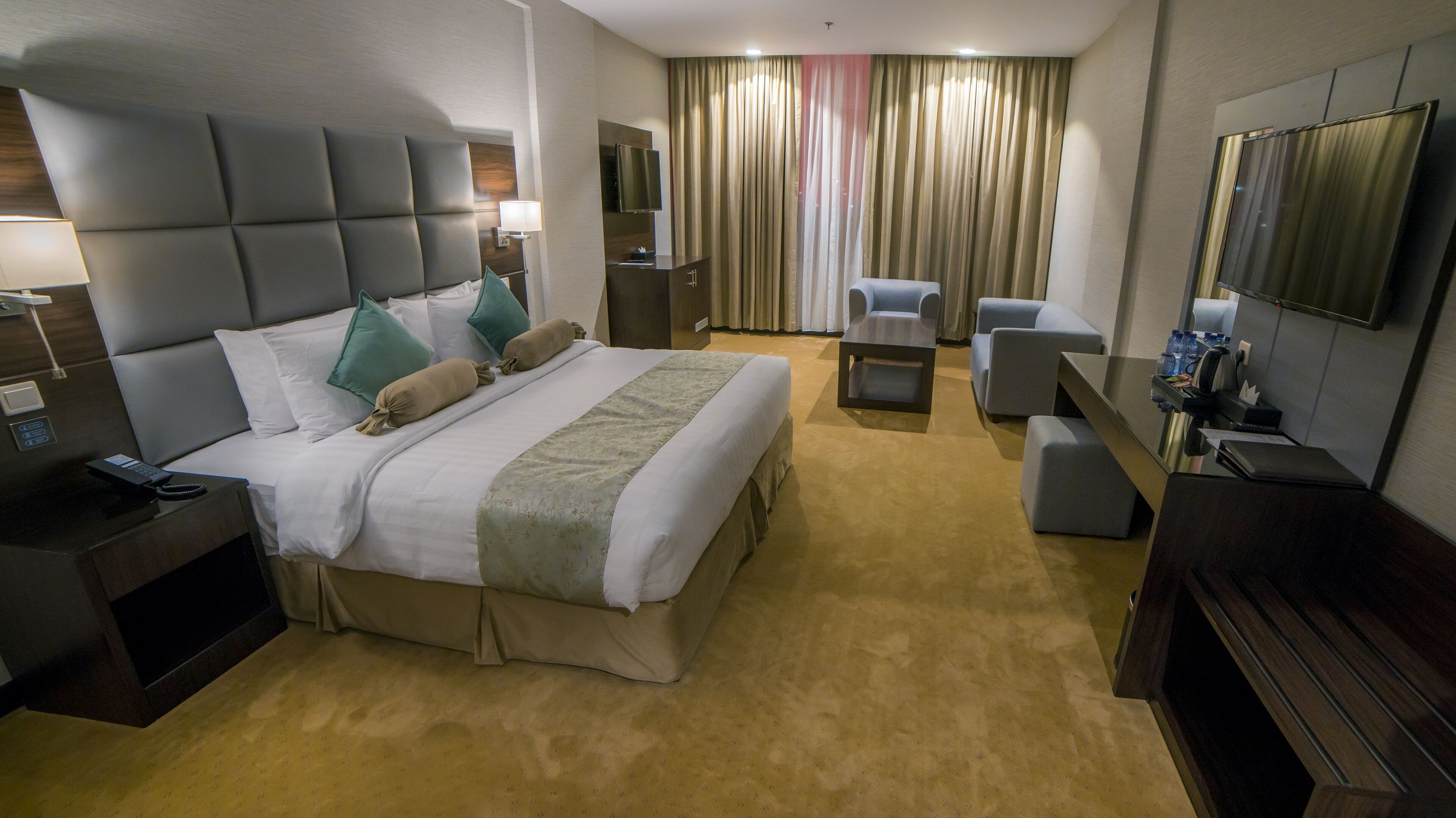 Holiday Villa Hail Hotel 4*
