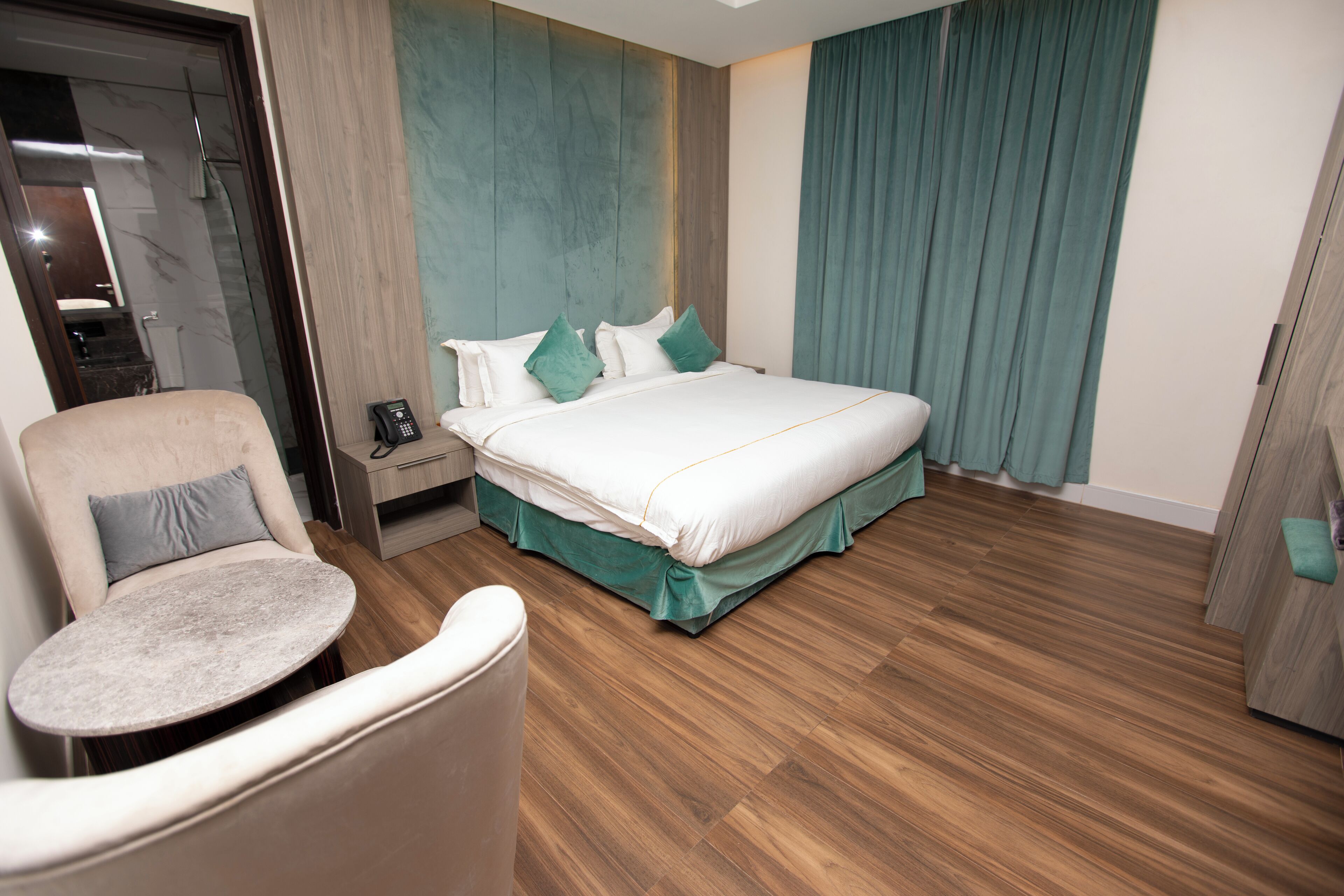 Luxury Night Hotel 3*
