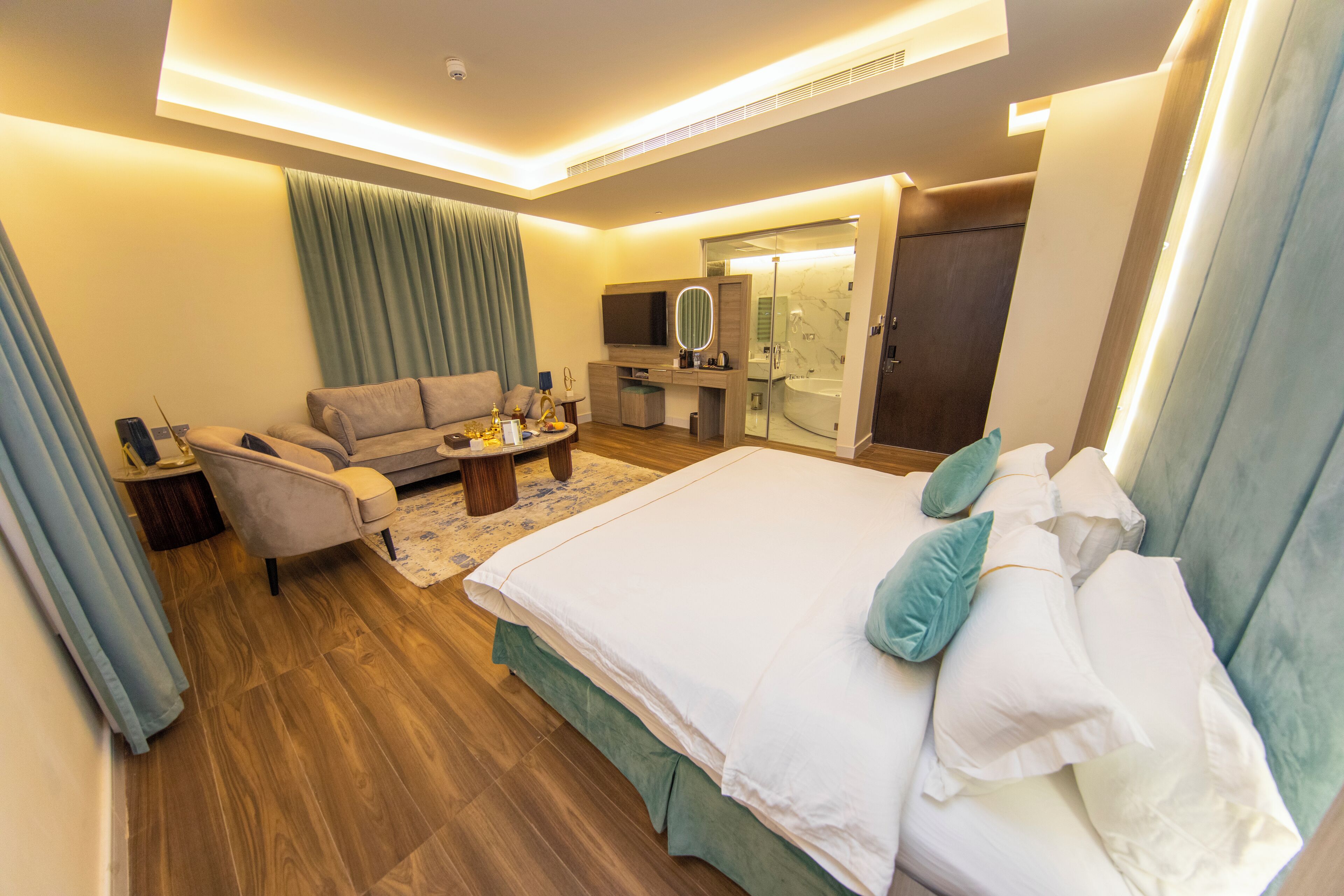 Luxury Night Hotel 3*