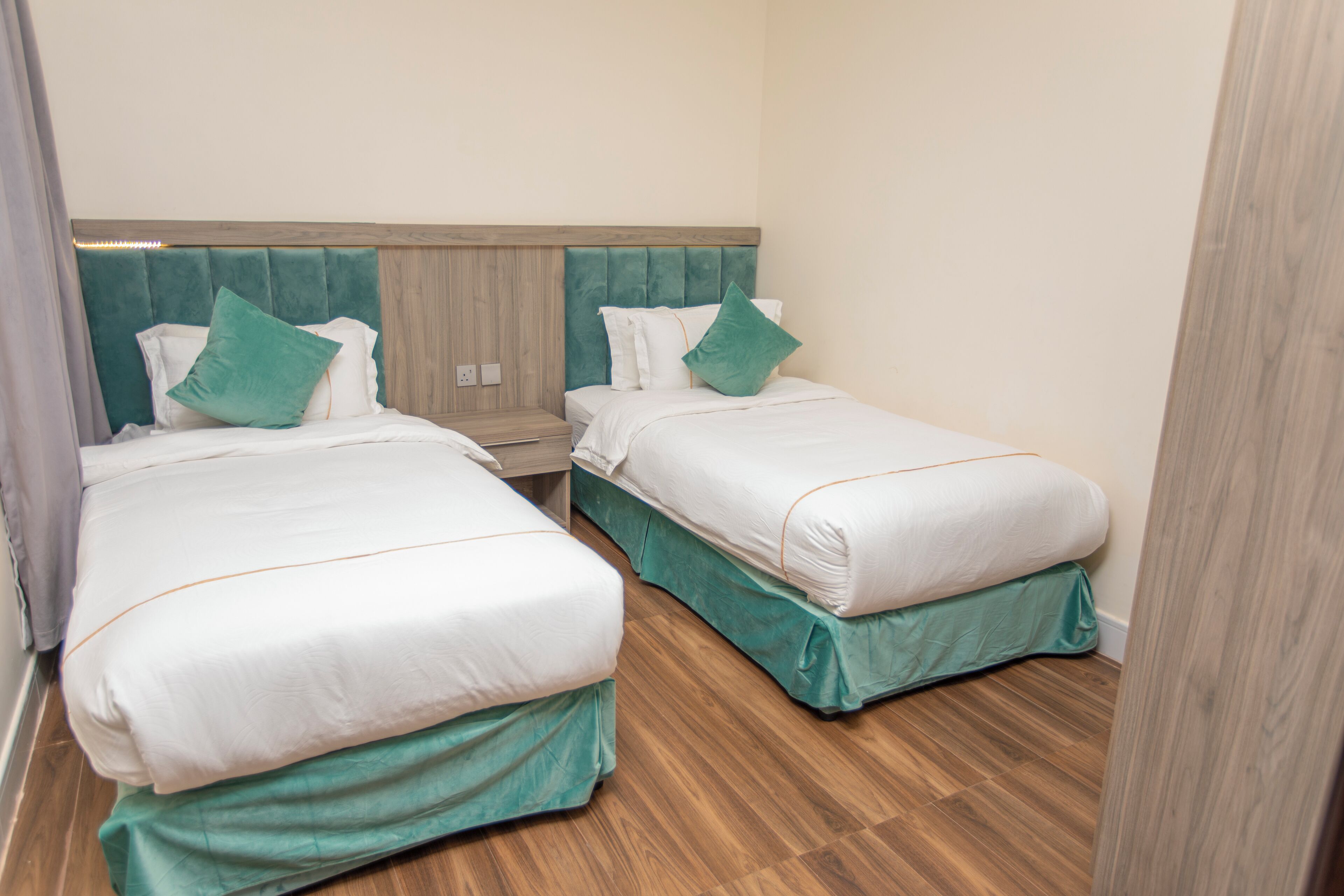 Luxury Night Hotel 3*