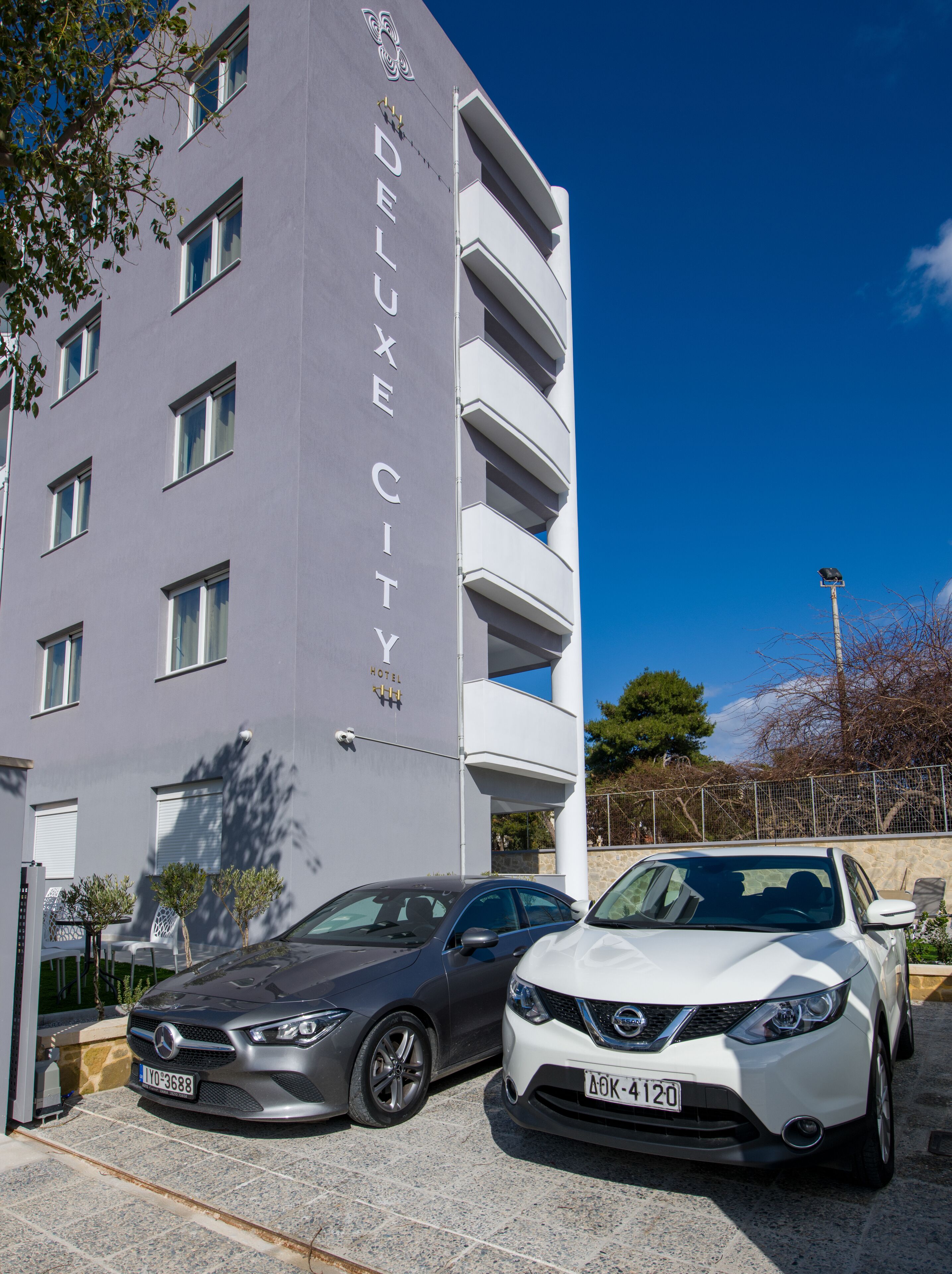 Deluxe City Hotel 3*