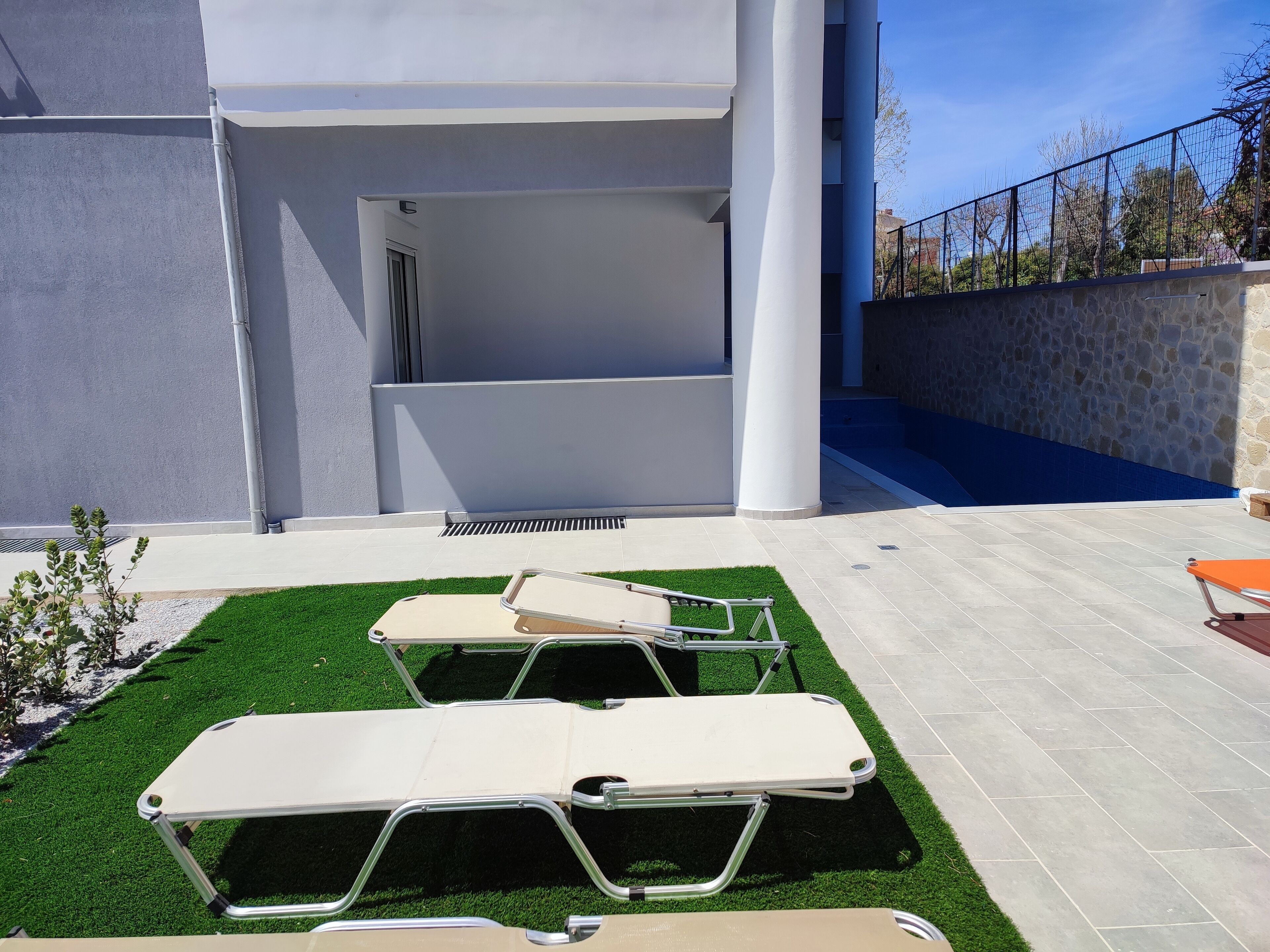 Deluxe City Hotel 3*