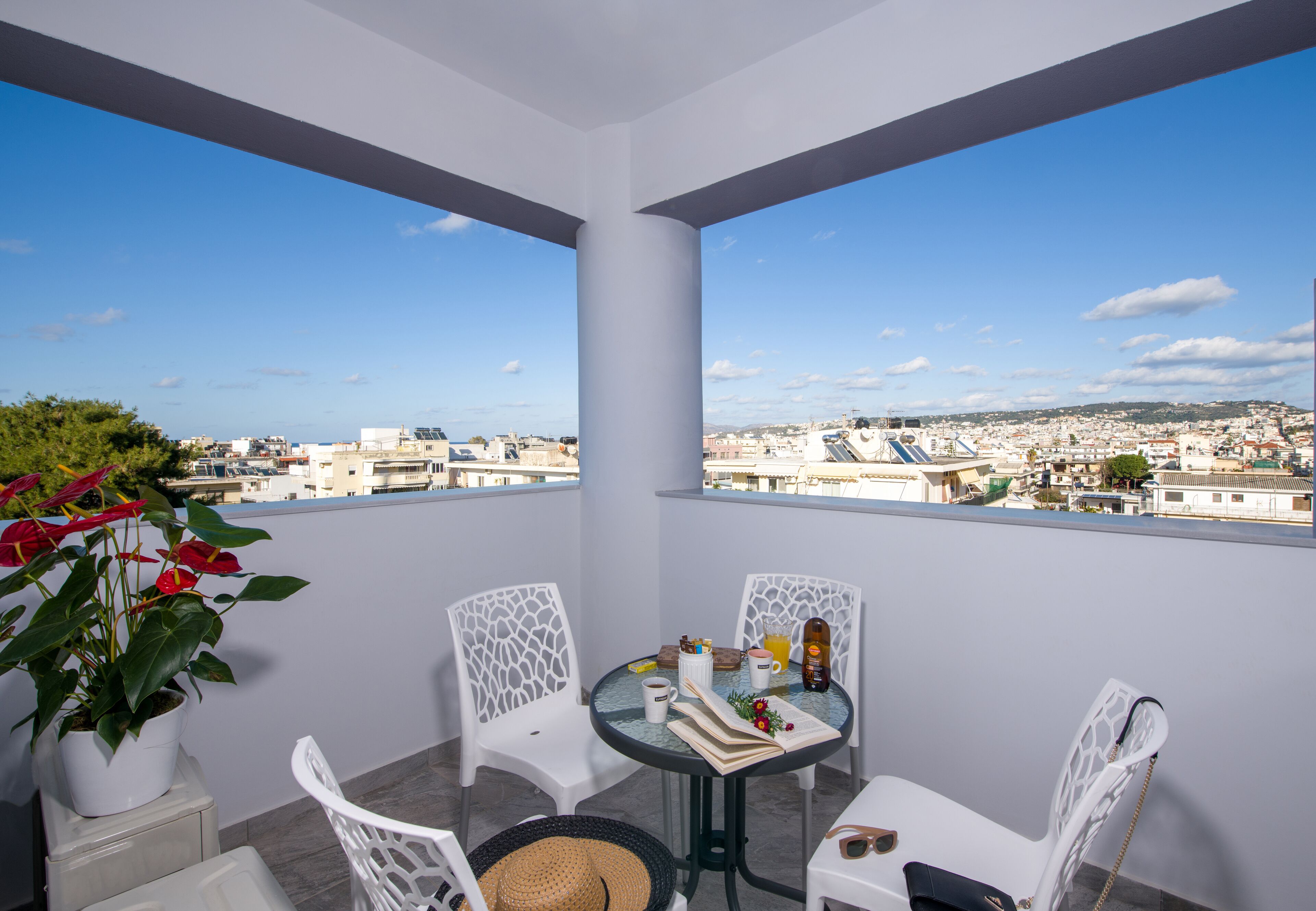 Deluxe City Hotel 3*