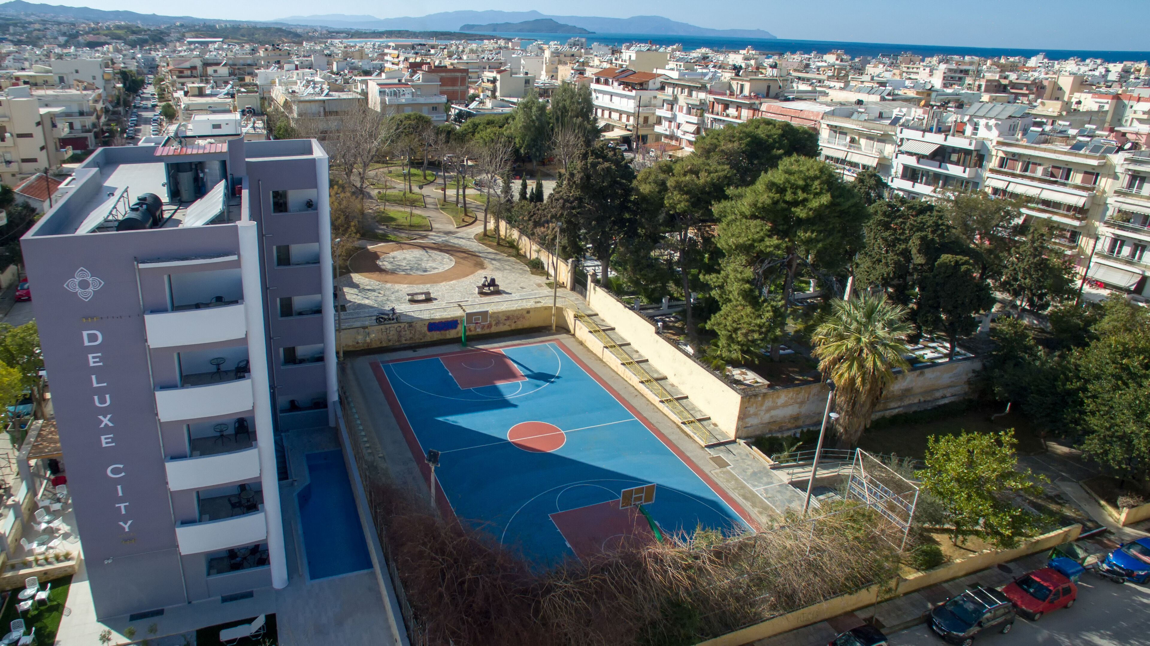 Deluxe City Hotel 3*