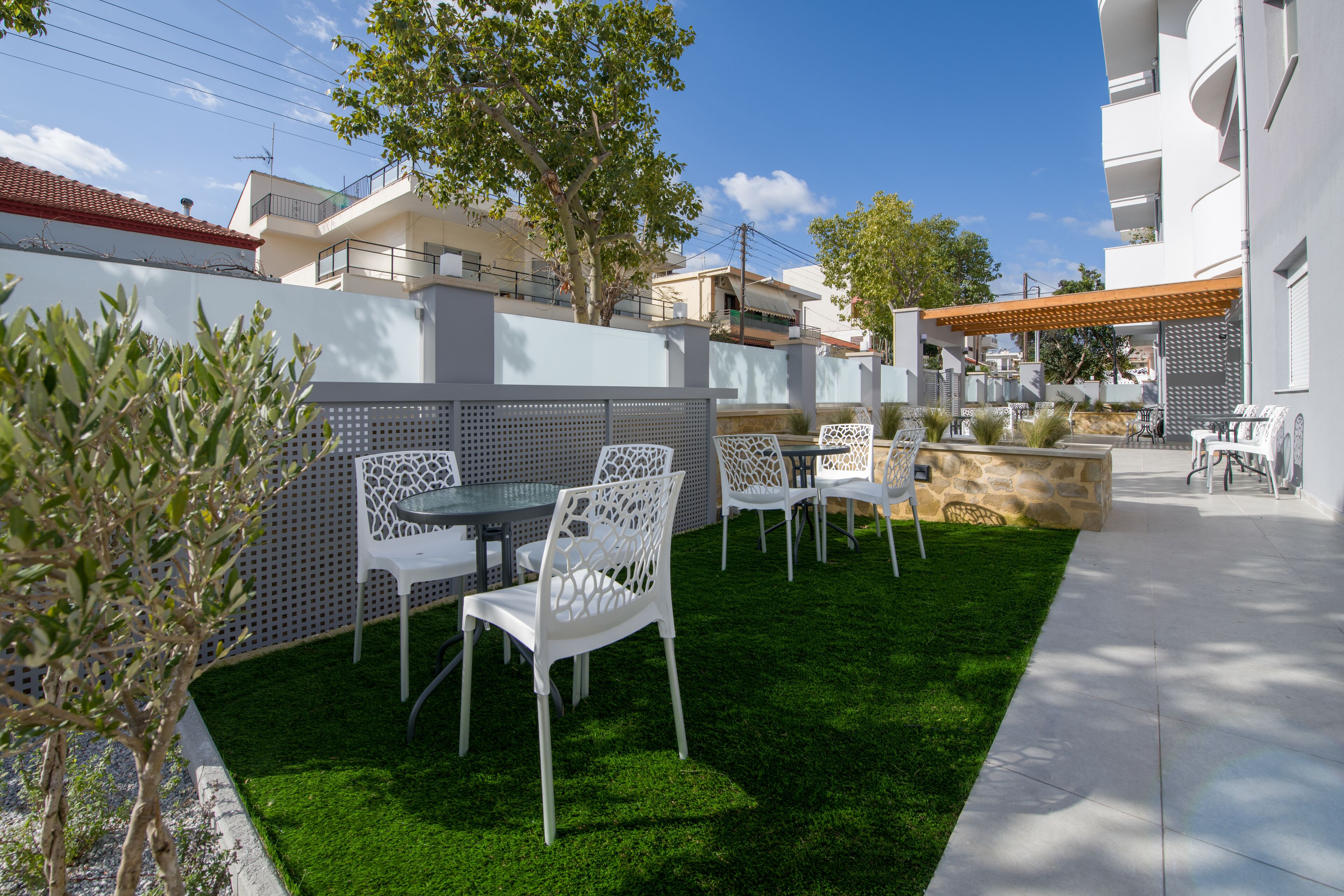 Deluxe City Hotel 3*