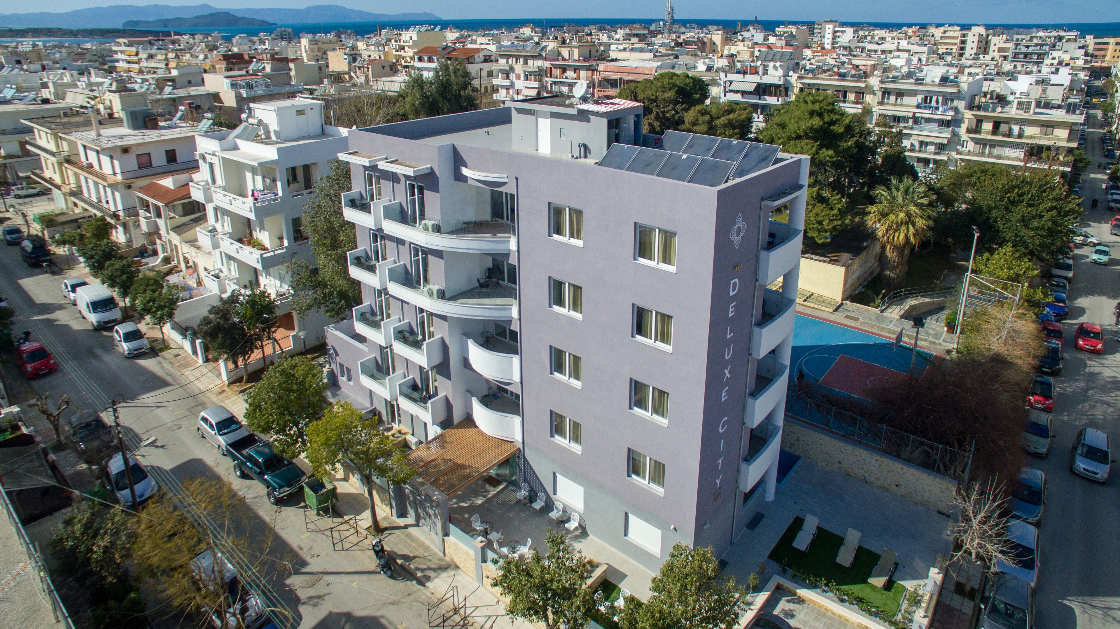 Deluxe City Hotel 3*