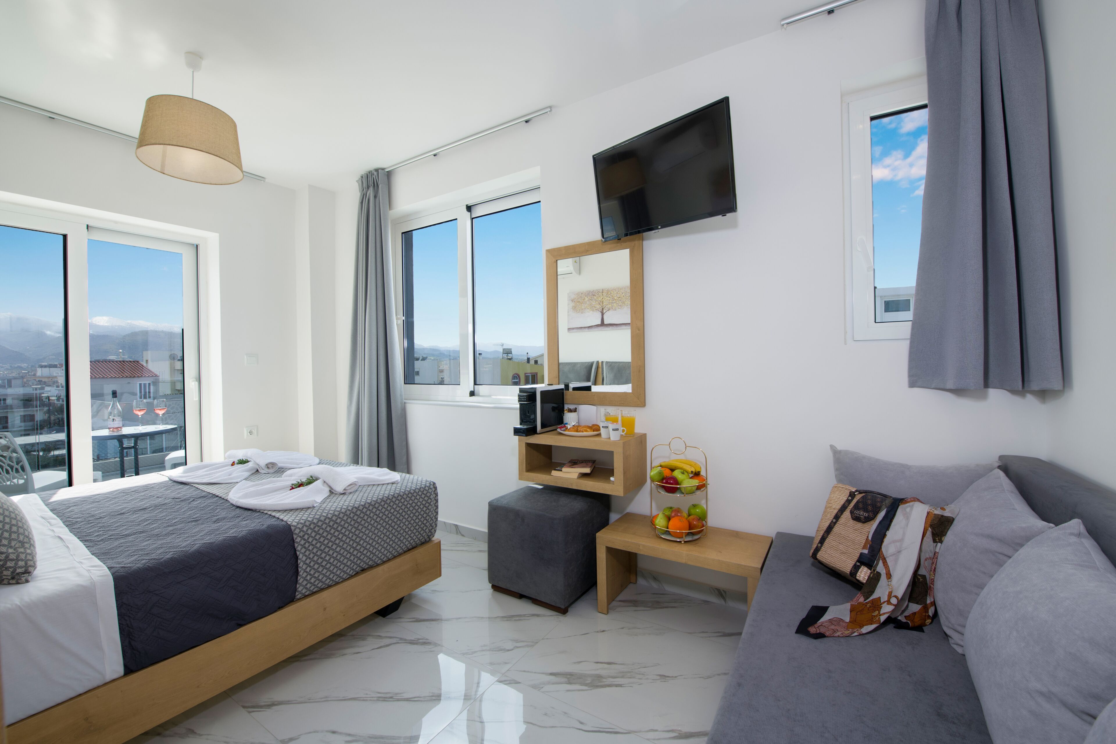 Deluxe City Hotel 3*
