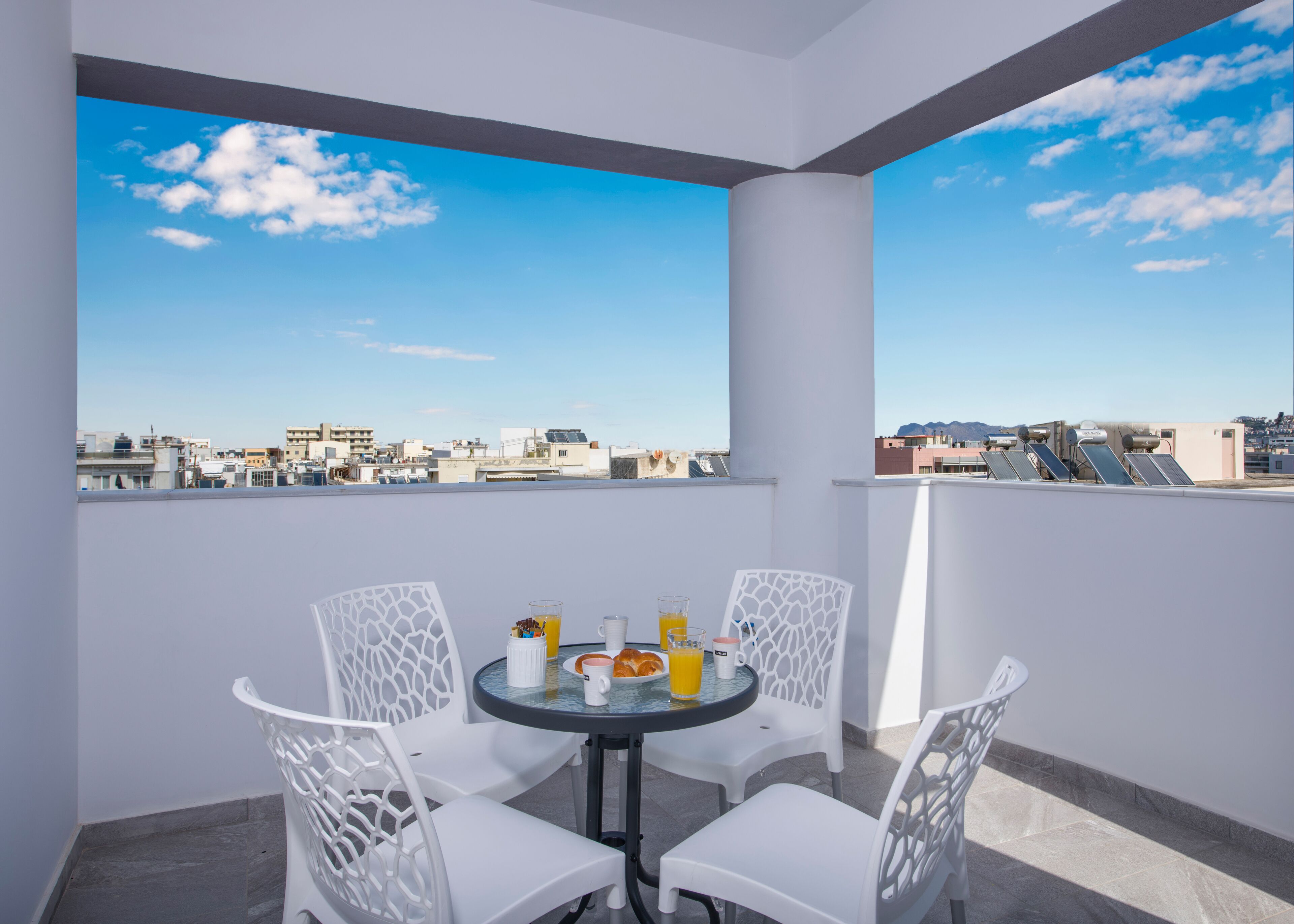 Deluxe City Hotel 3*