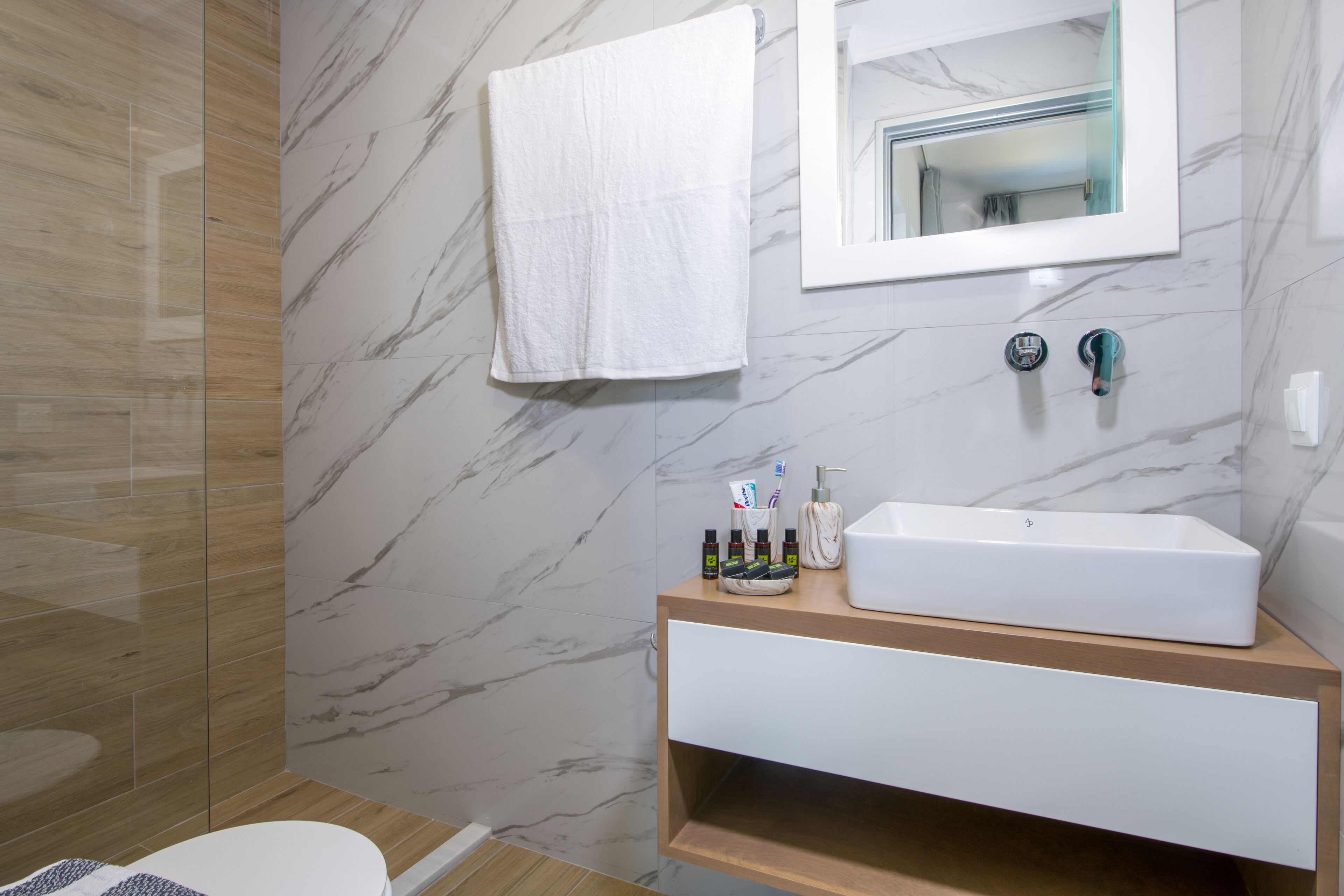 Deluxe City Hotel 3*