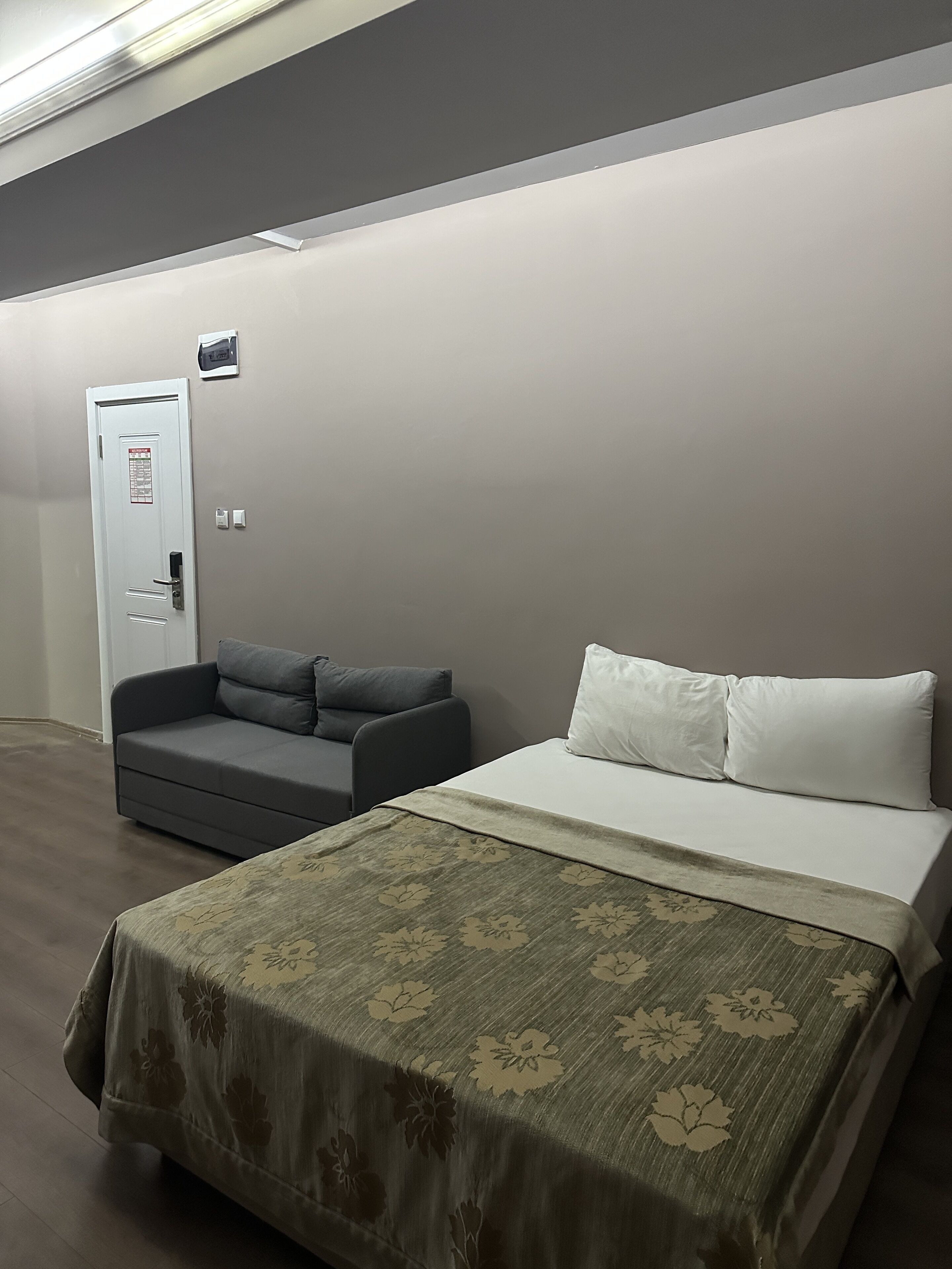 GRAND DELUXE HOTEL 0*