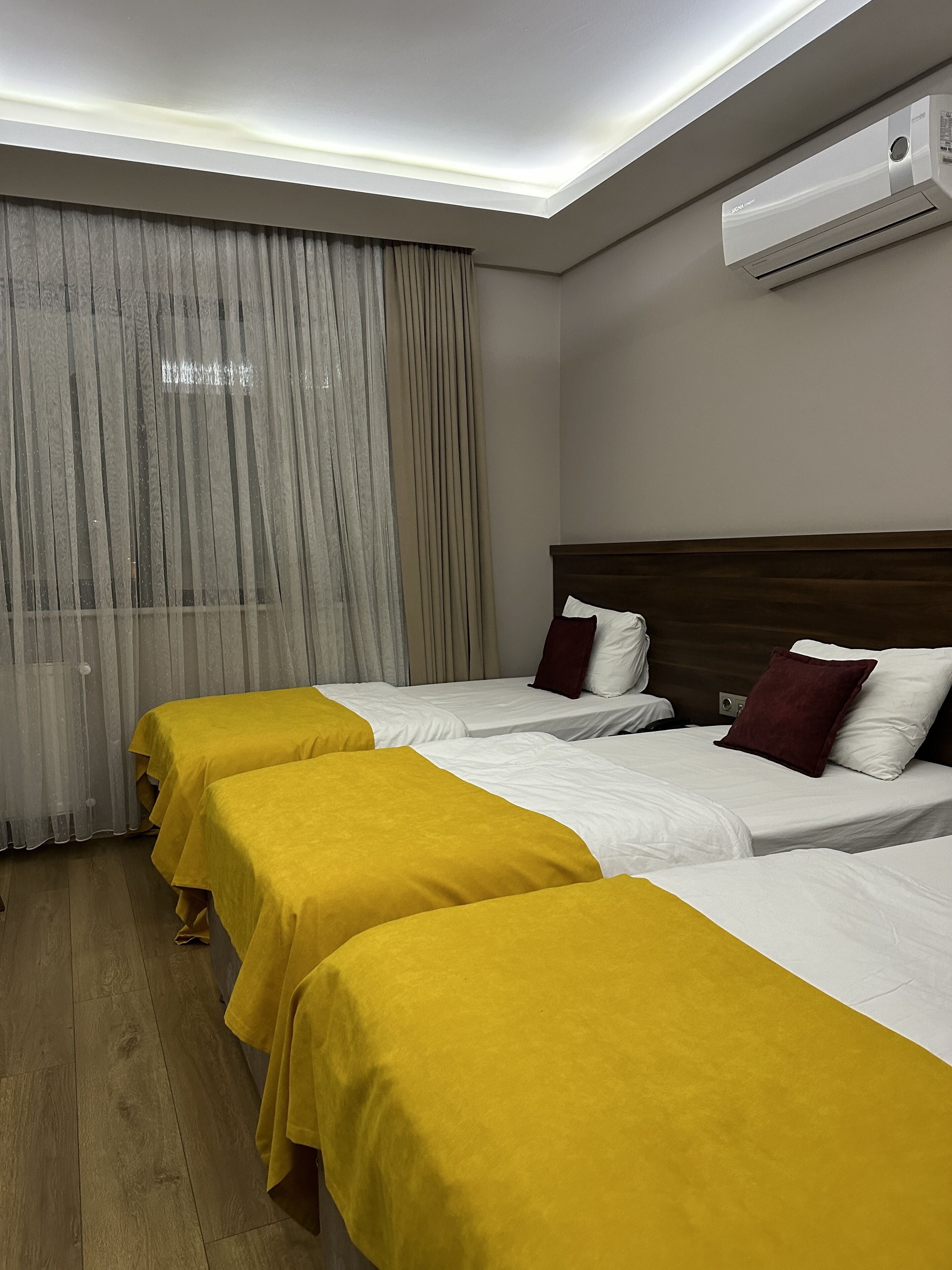 GRAND DELUXE HOTEL 0*