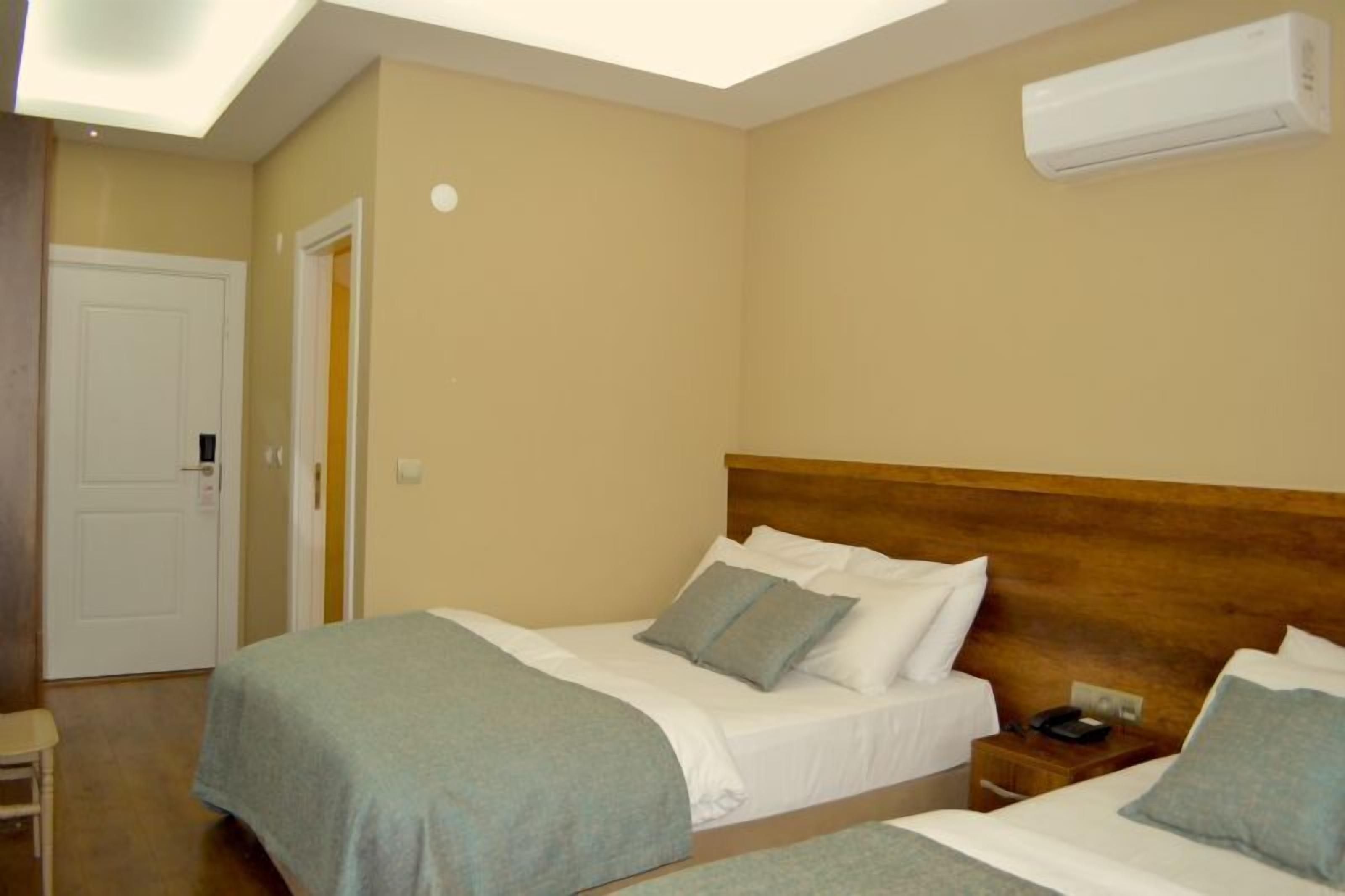 GRAND DELUXE HOTEL 0*