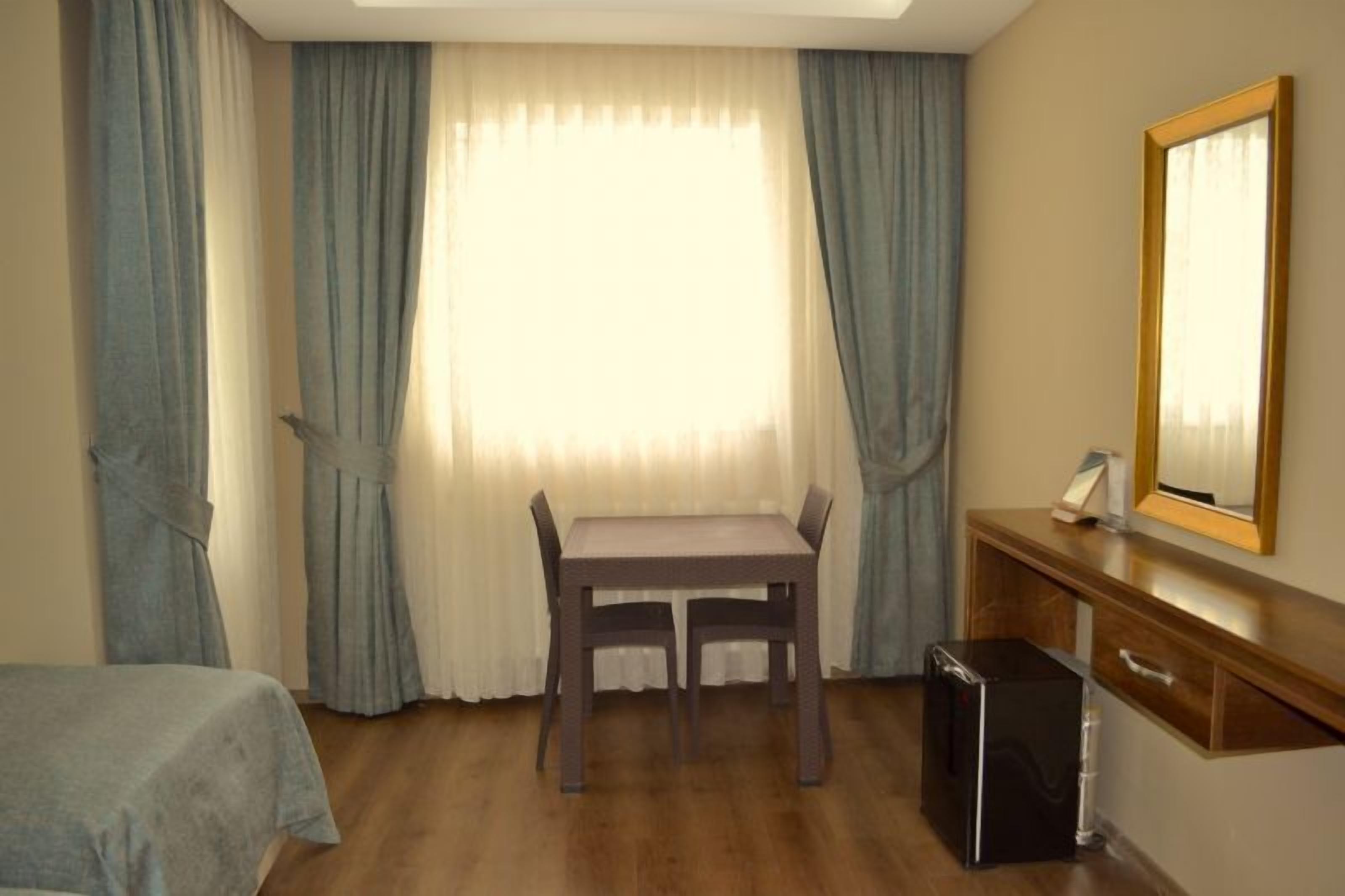 GRAND DELUXE HOTEL 0*