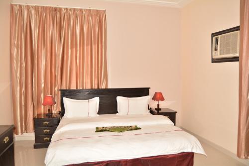 Orient House 2*