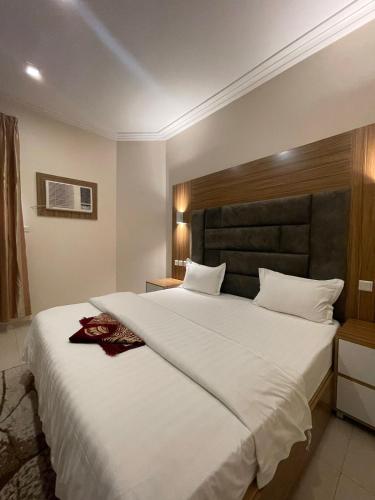 Orient House 2*