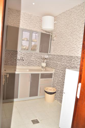 Orient House 2*